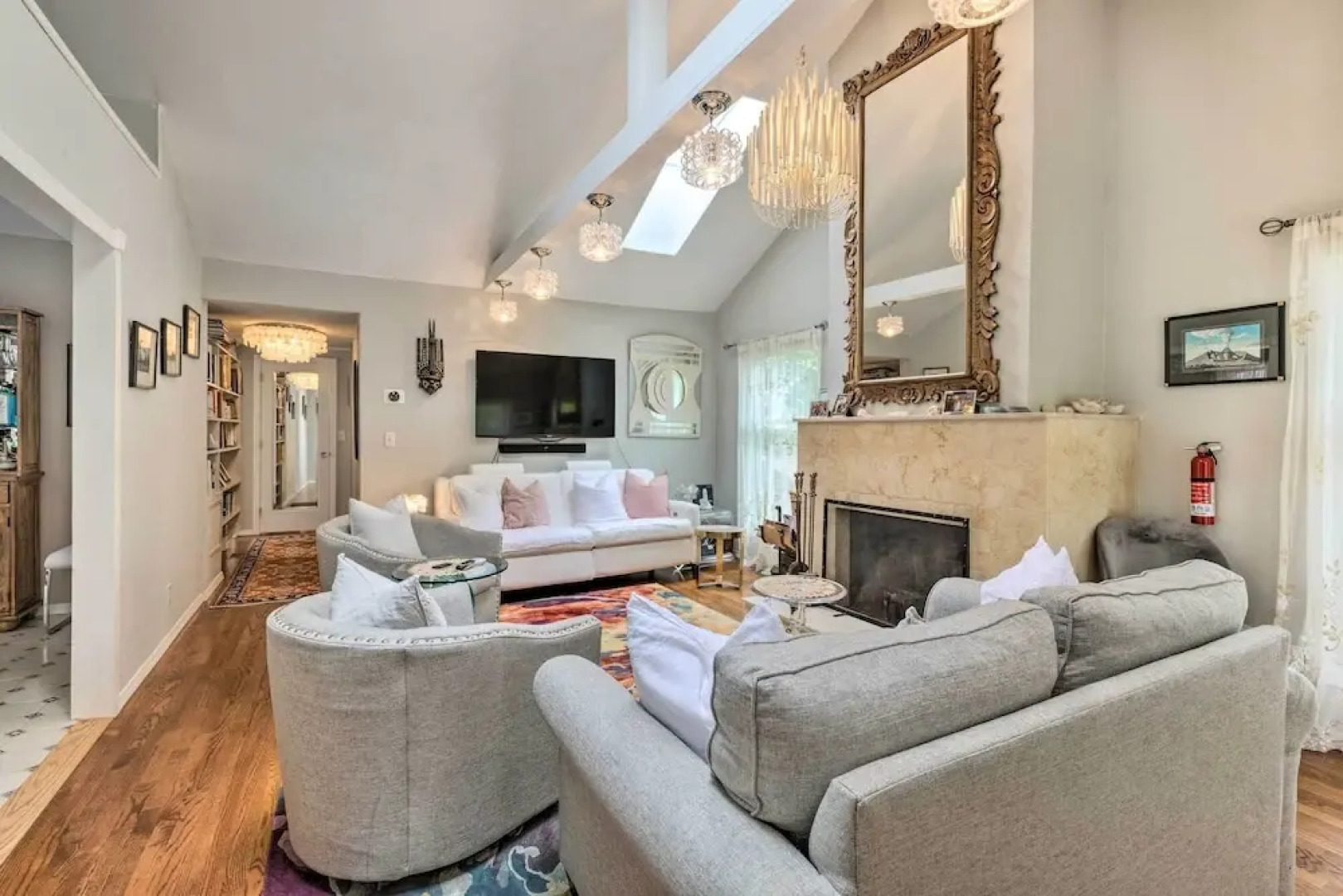 Cute East Hampton Cottage w/ Patio - Walk to Beach