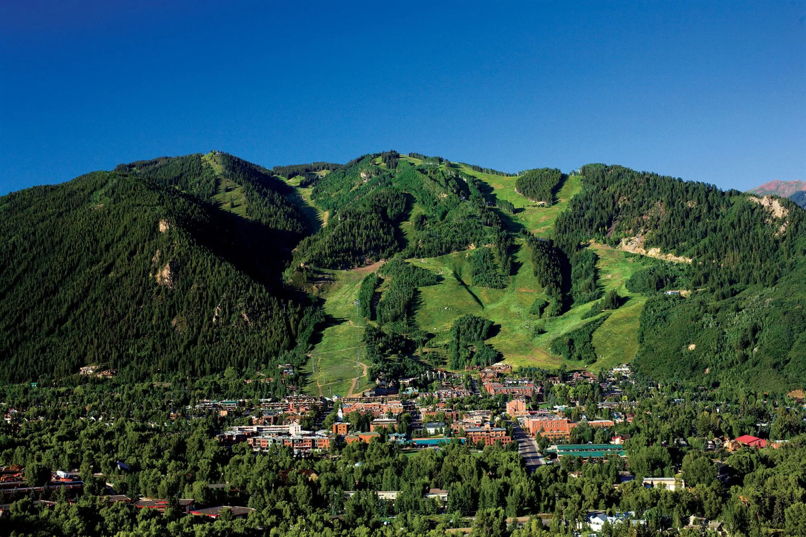 Independence Square Lodge by Frias