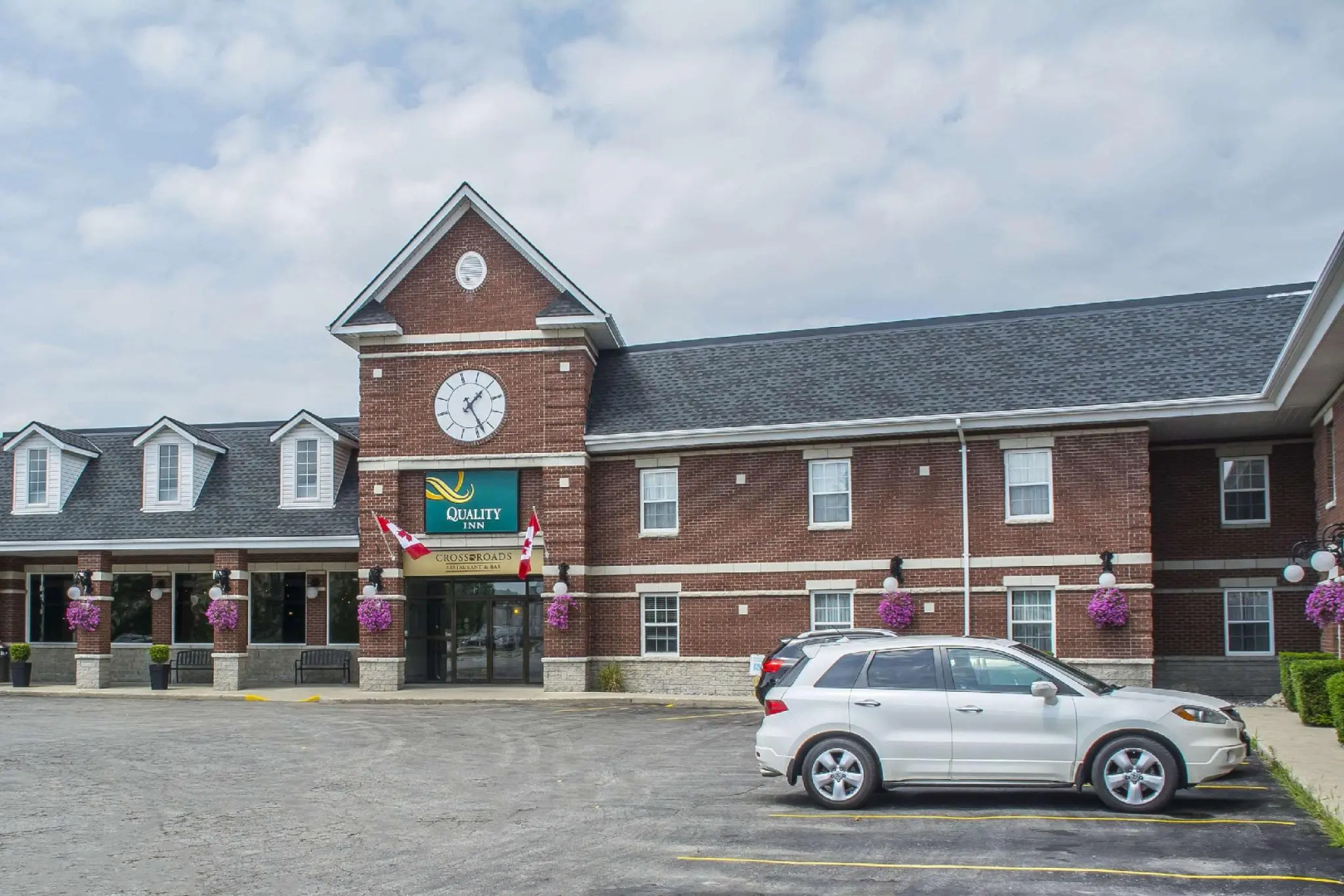Village Inn & Suites
