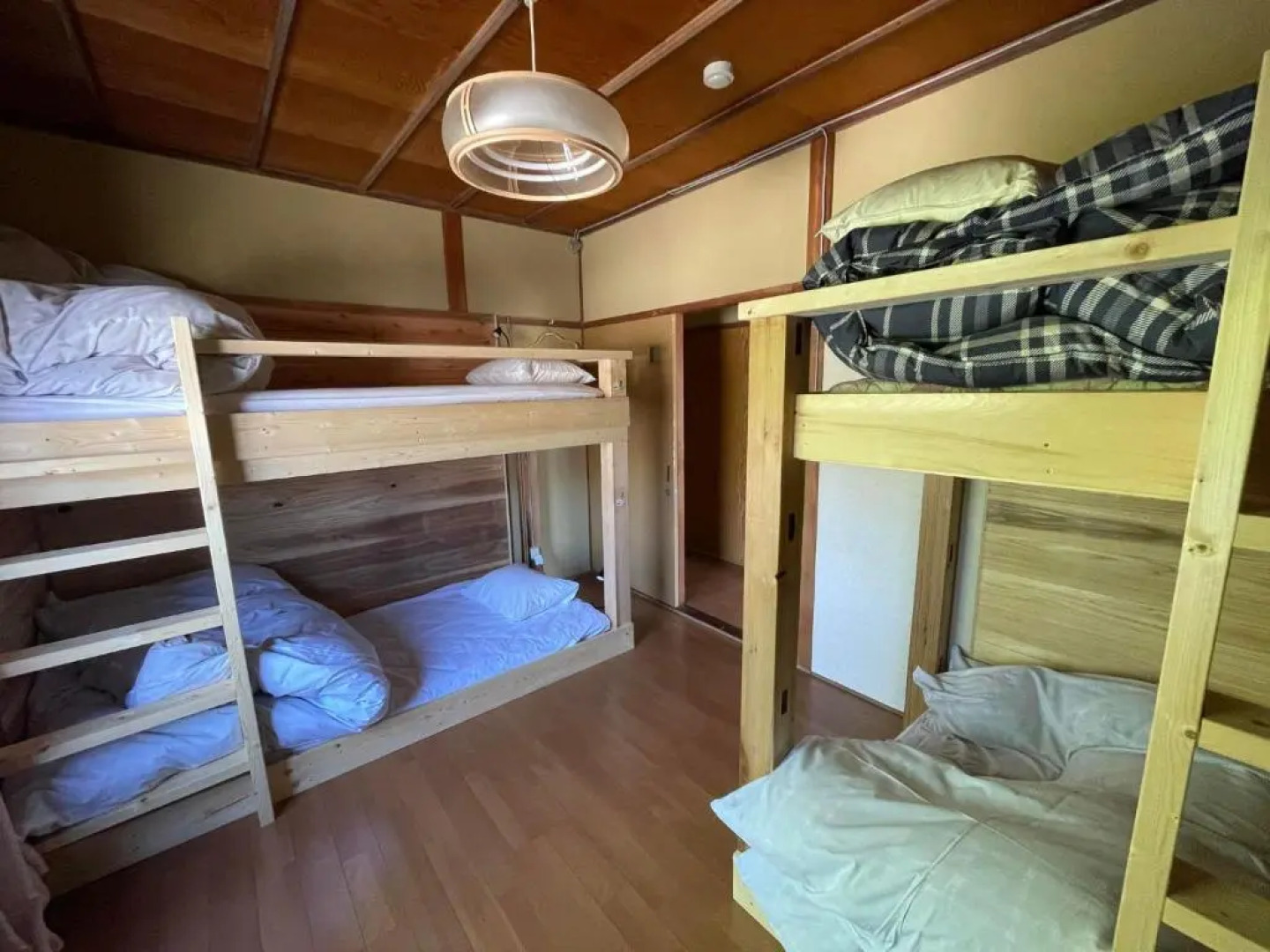 おせっかいゲストハウス 昭和の寅や