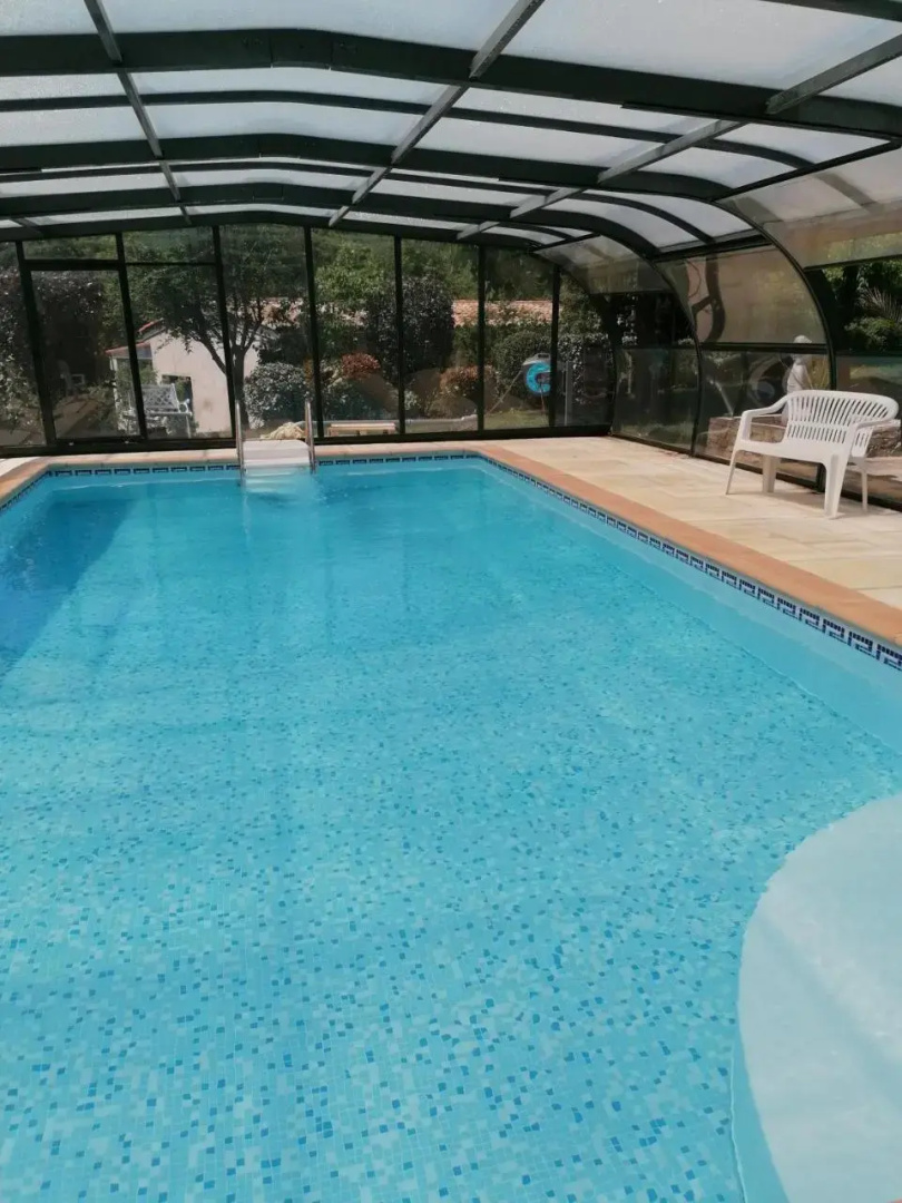 Duplex avec piscine et extérieur