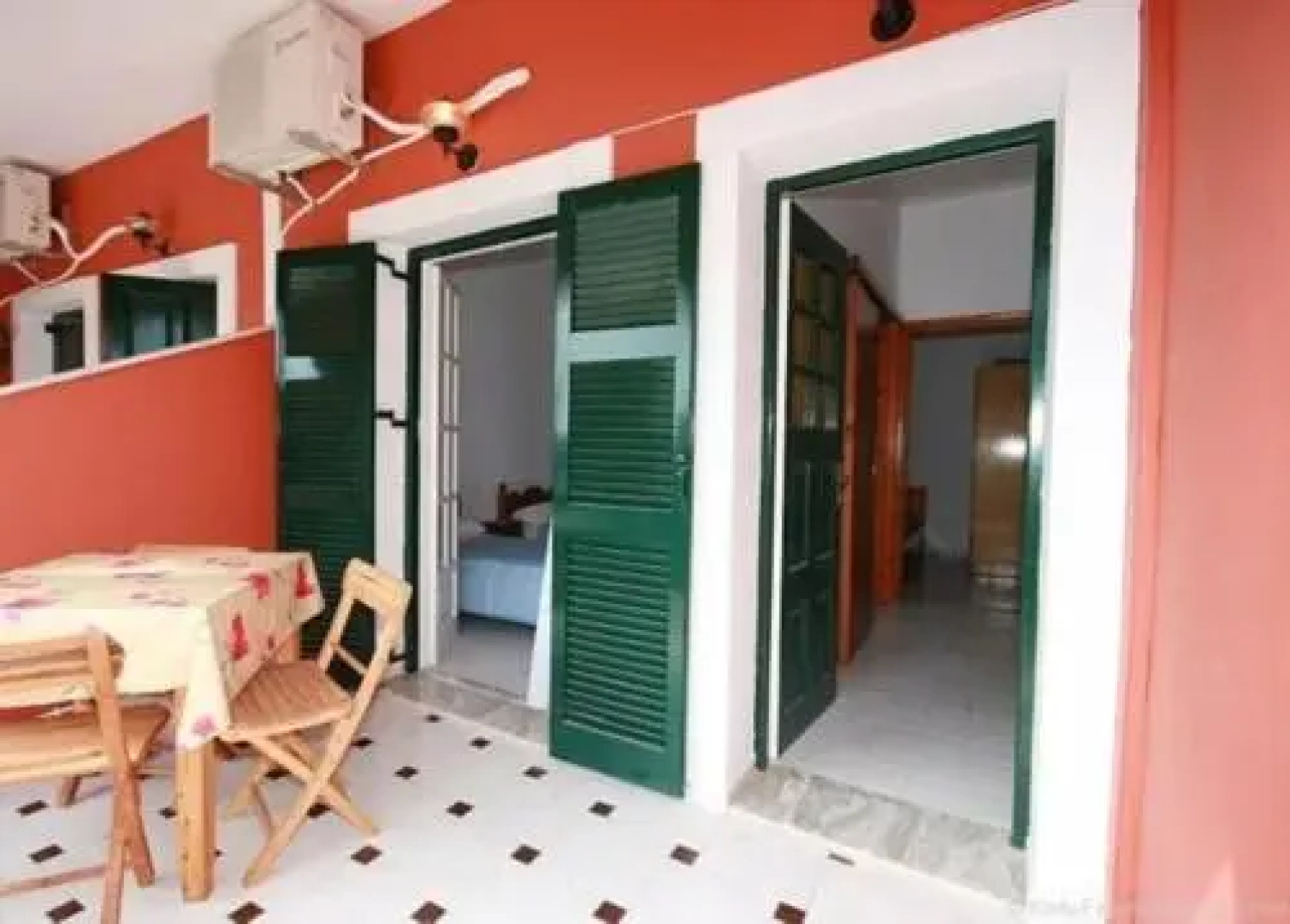 Kiki Apartments