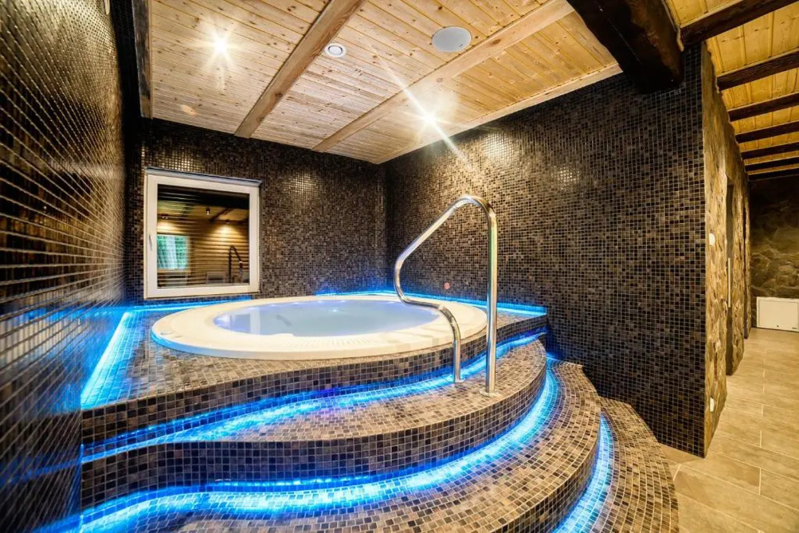 Hotel Dworek Wapionka