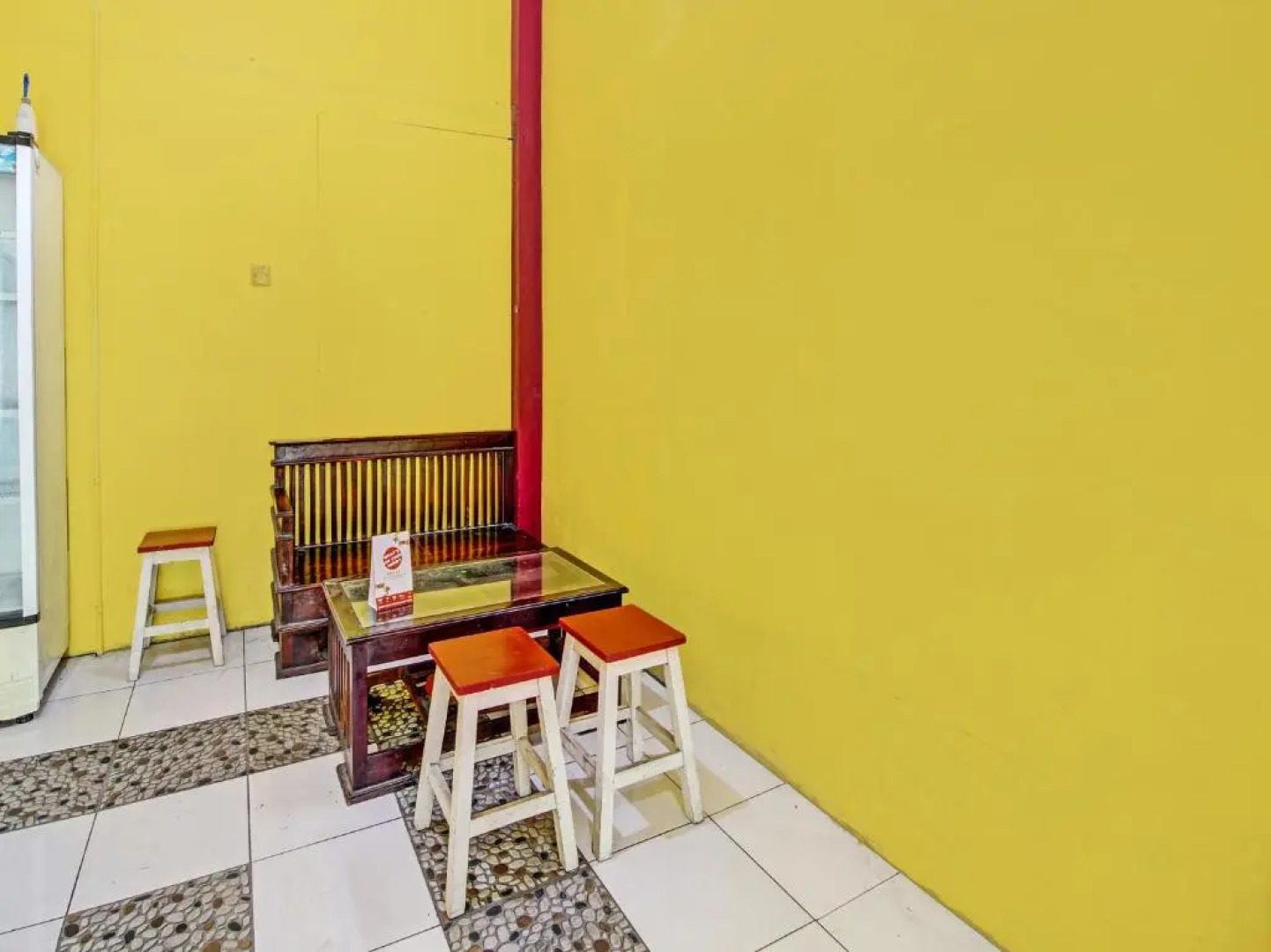 Capital O 91690 Moza Guest House