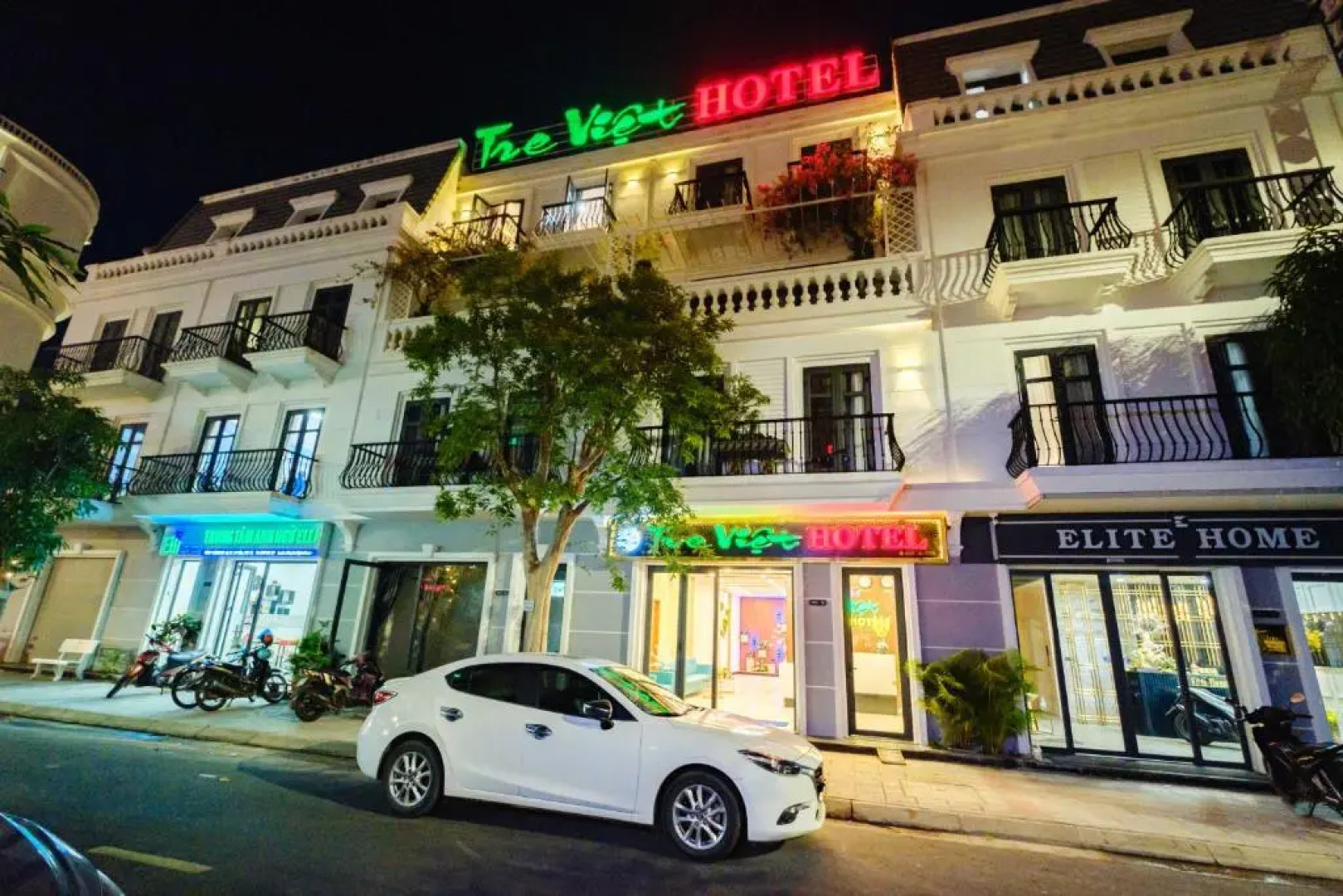 Khách Sạn Tre Việt 2