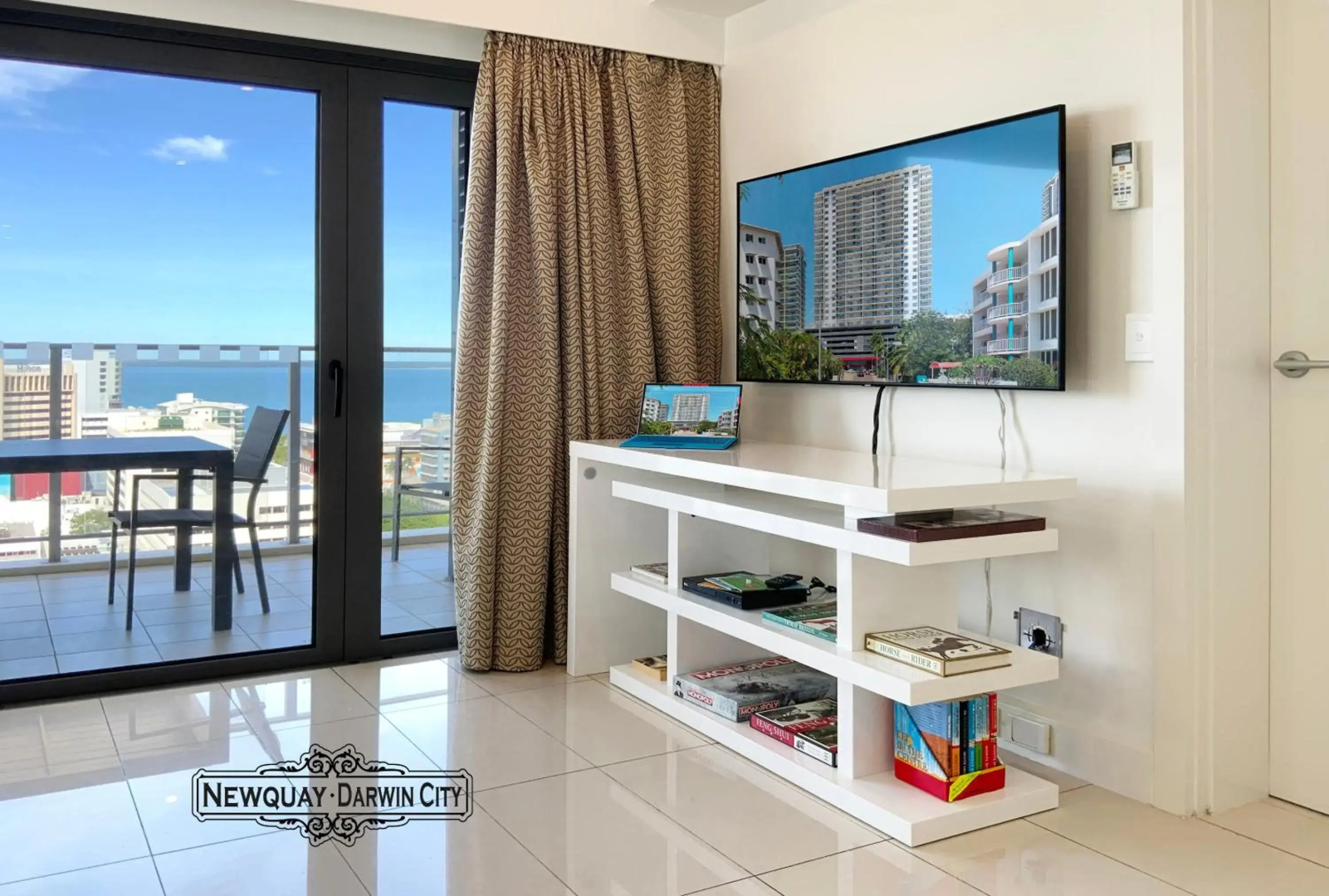 "NEWQUAY" Ideal Location & Views at PenthousePads