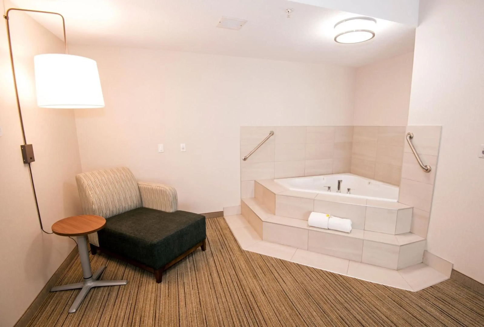 Holiday Inn Express Hotel & Suites Hinton by IHG