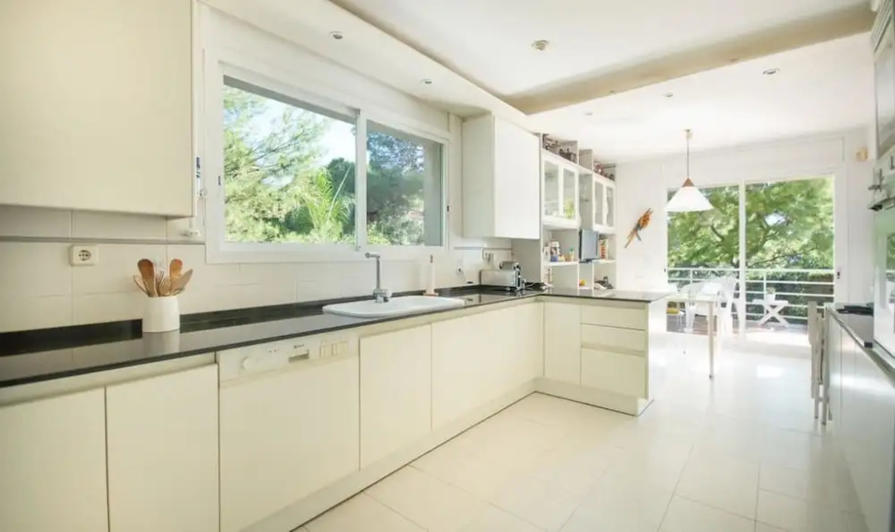 Villa Cossis Beach TVL 32