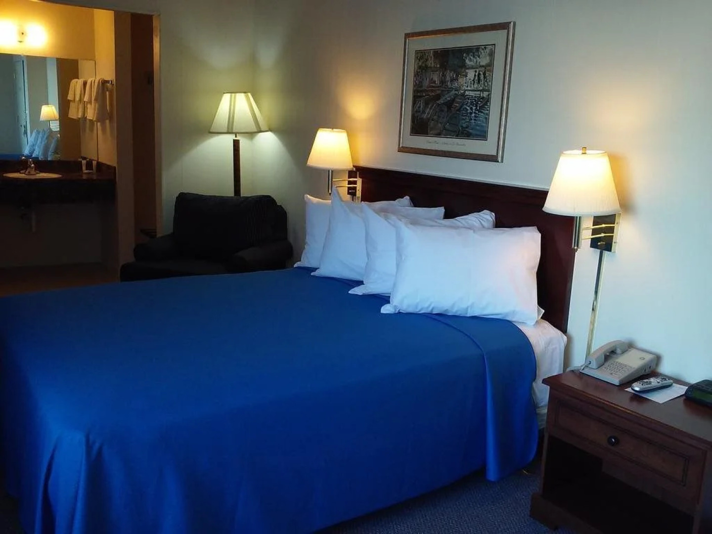 Main Street Lodge and Suites