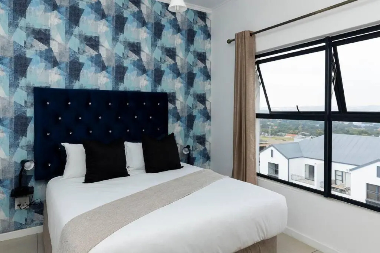 Alimama Spaces: the Manson's Greenstone