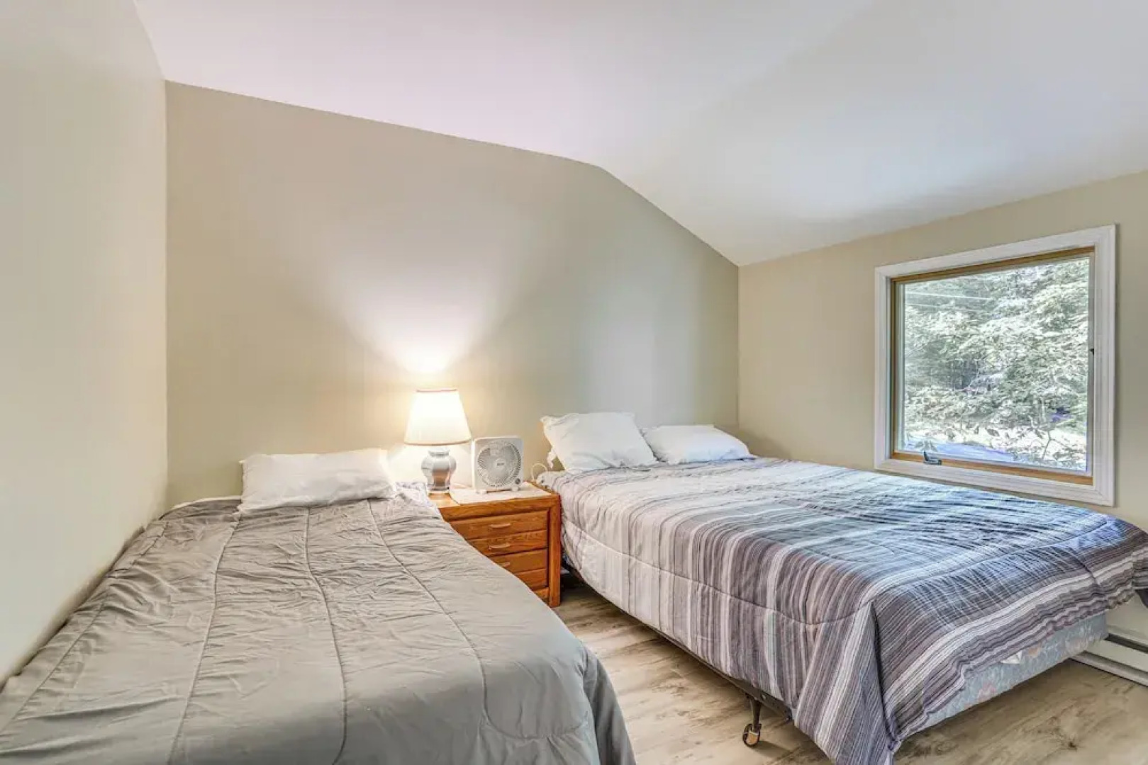 Screened Porch & Deck: Pet-friendly Poconos Escape