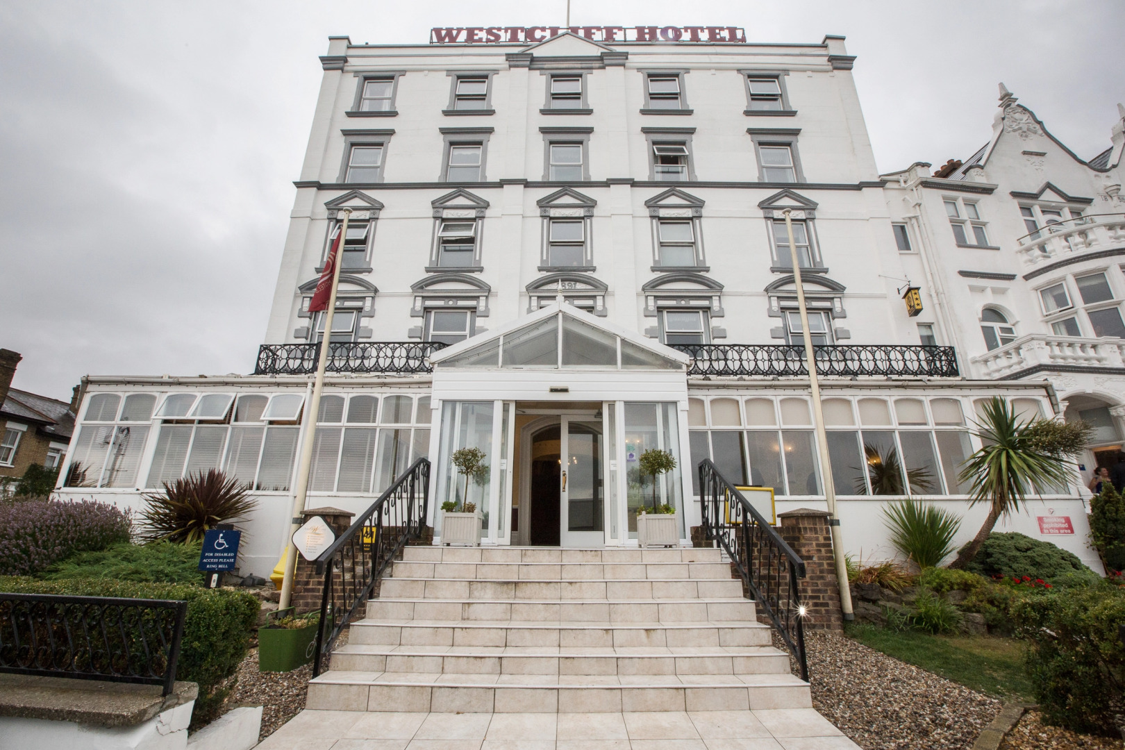 Muthu Westcliff Hotel (Near London Southend Airport)