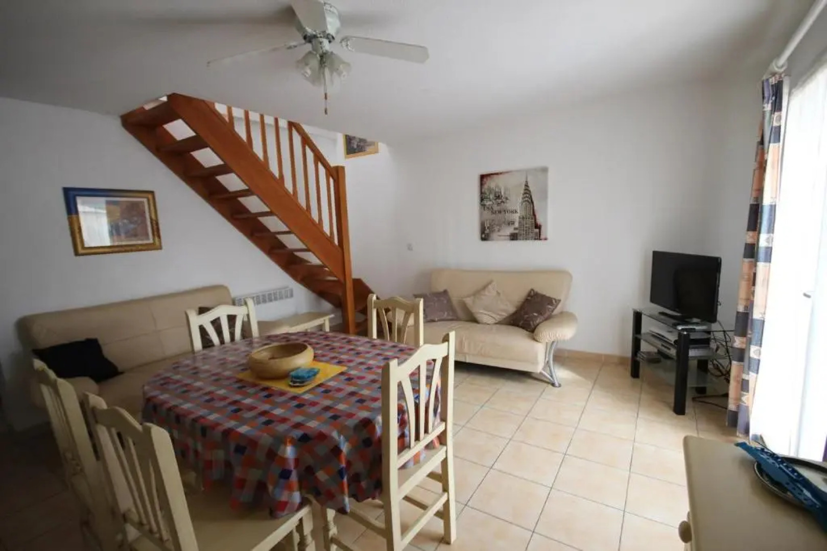 Belle villa 3 chambres 6 couchages grande terrasse sud parking privatif dans résidence sécurisée avec piscine commune 700 m de la mer LRCS174