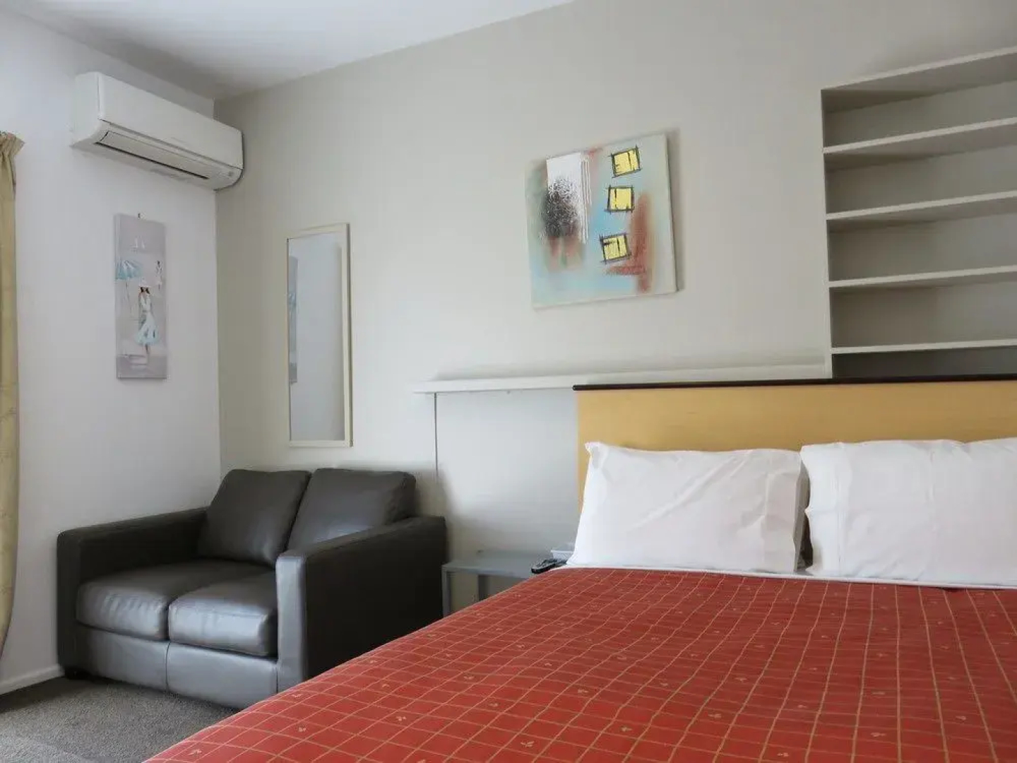 McWilliam Apartments