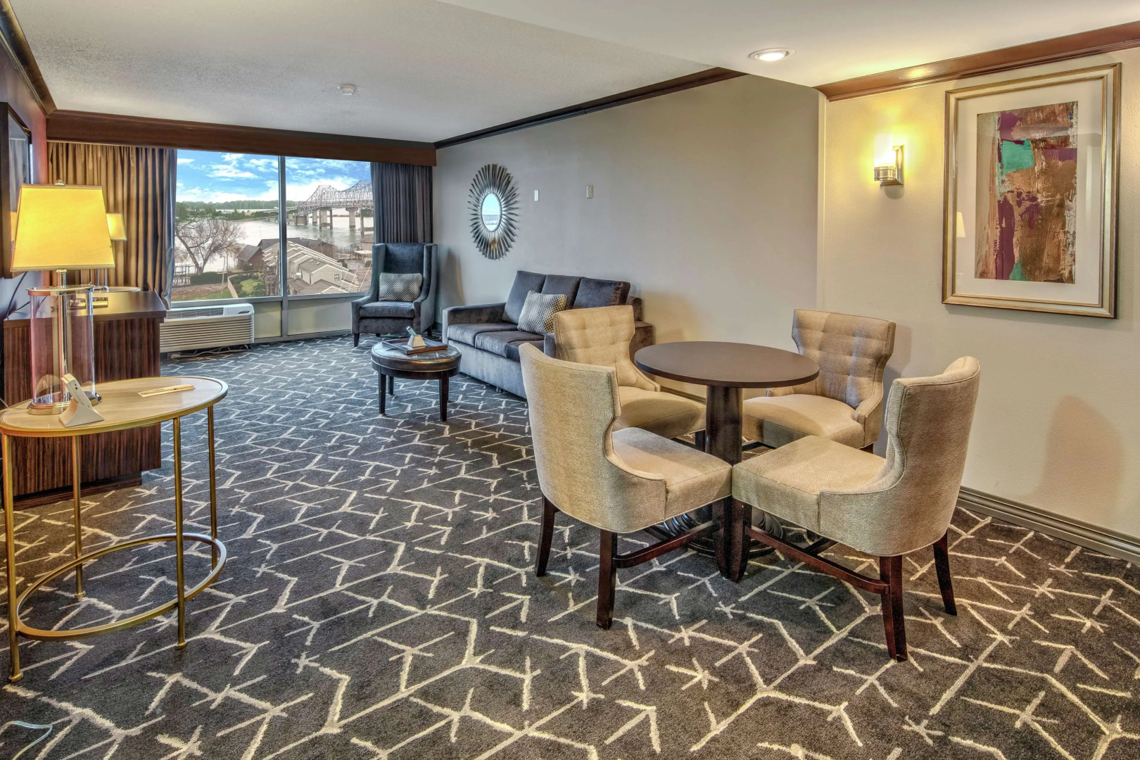 DoubleTree by Hilton Hotel Decatur Riverfront