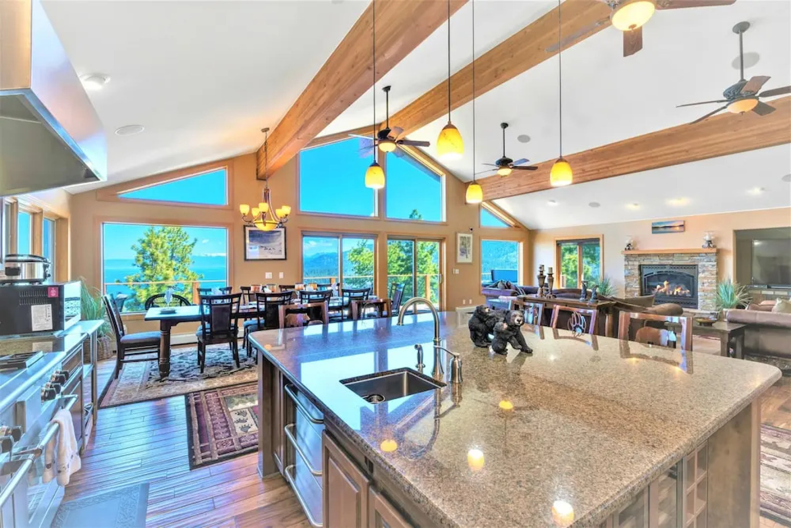 Lx10: Lake View Jewel Estate With Pool Table