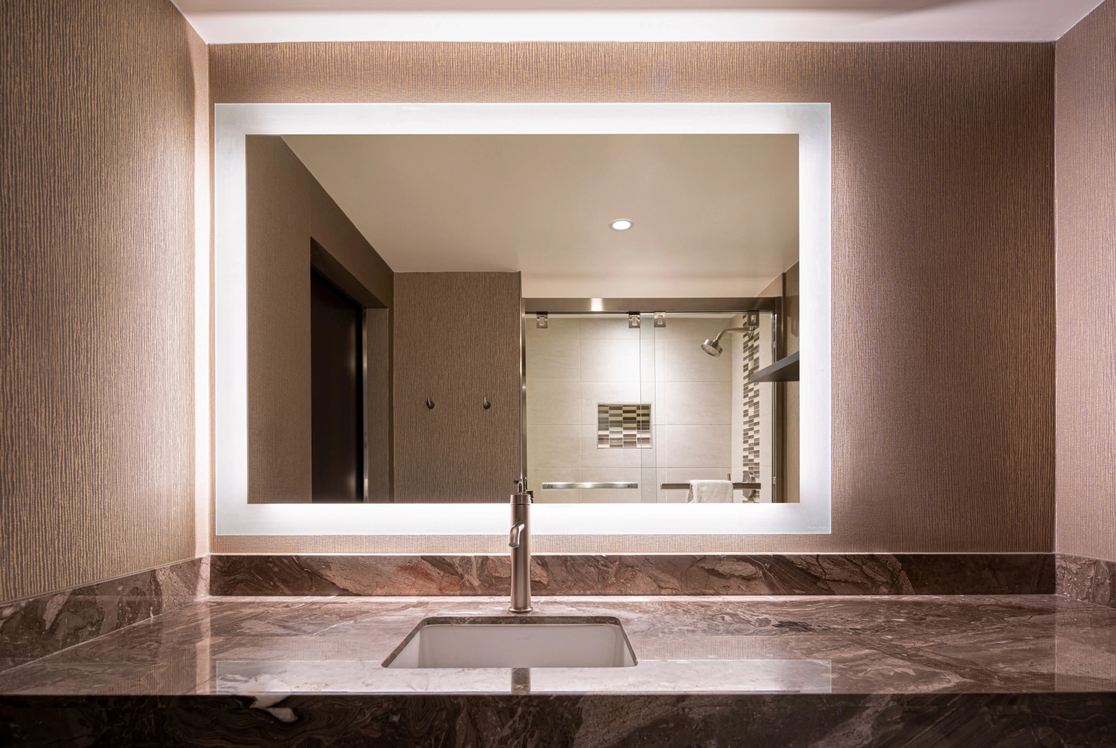 Horseshoe Black Hawk - A Caesars Rewards Destination