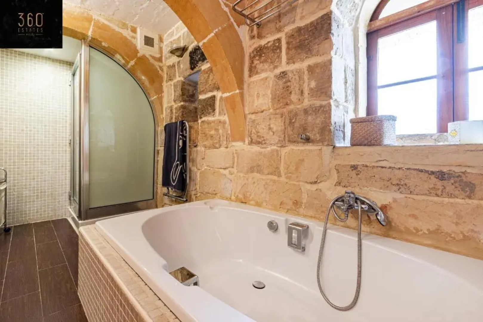 Beautiful, Designer villa with Private pool & BBQ by 360 Estates