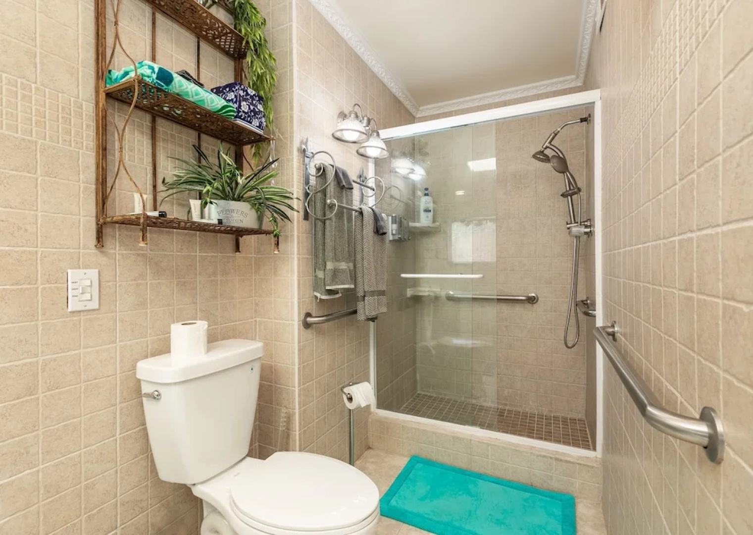Tranquil Torrance - 1 Mile To Redondo Beach 4 Bedroom Home