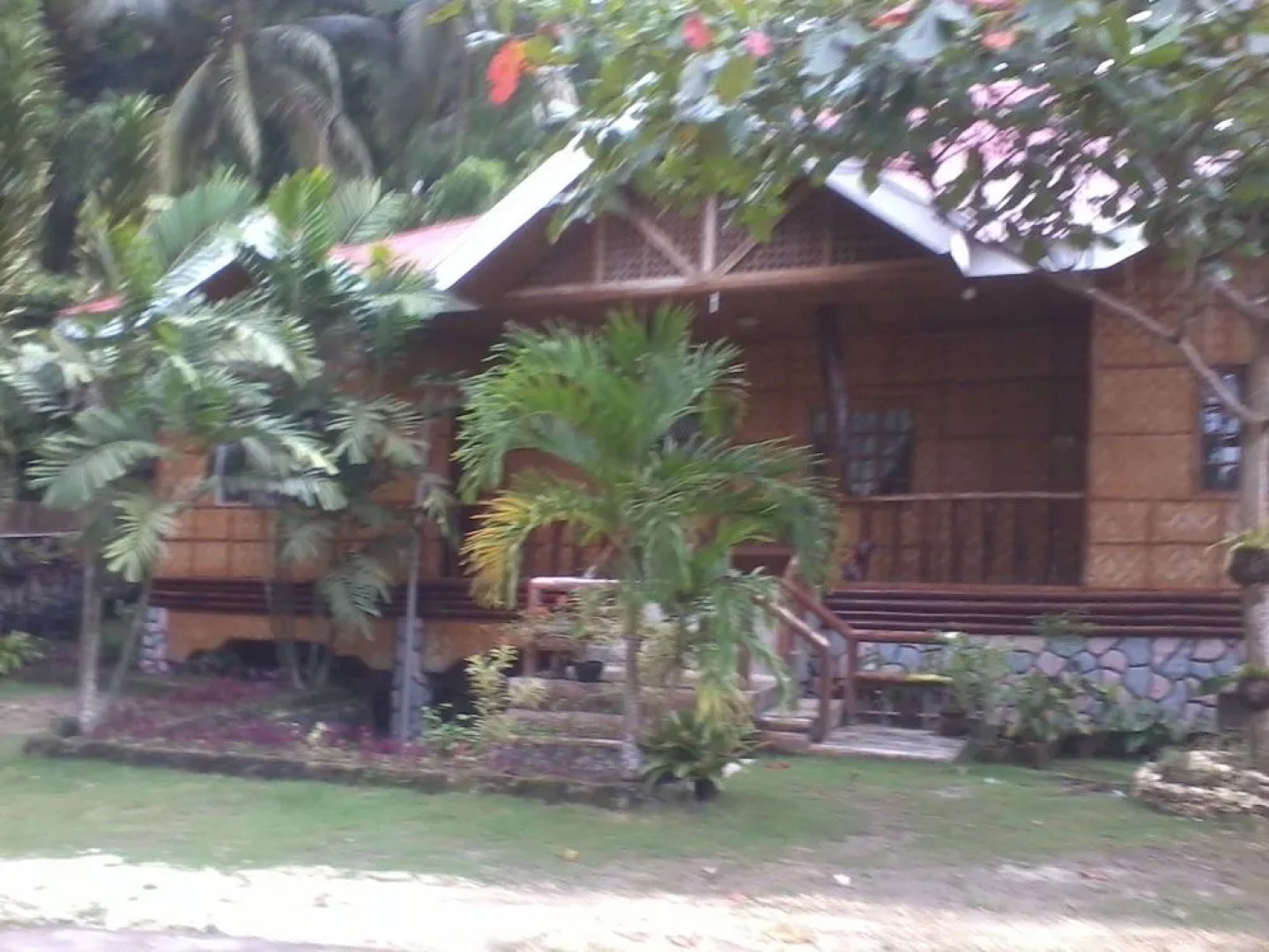 Hilltop Cottages & Resort