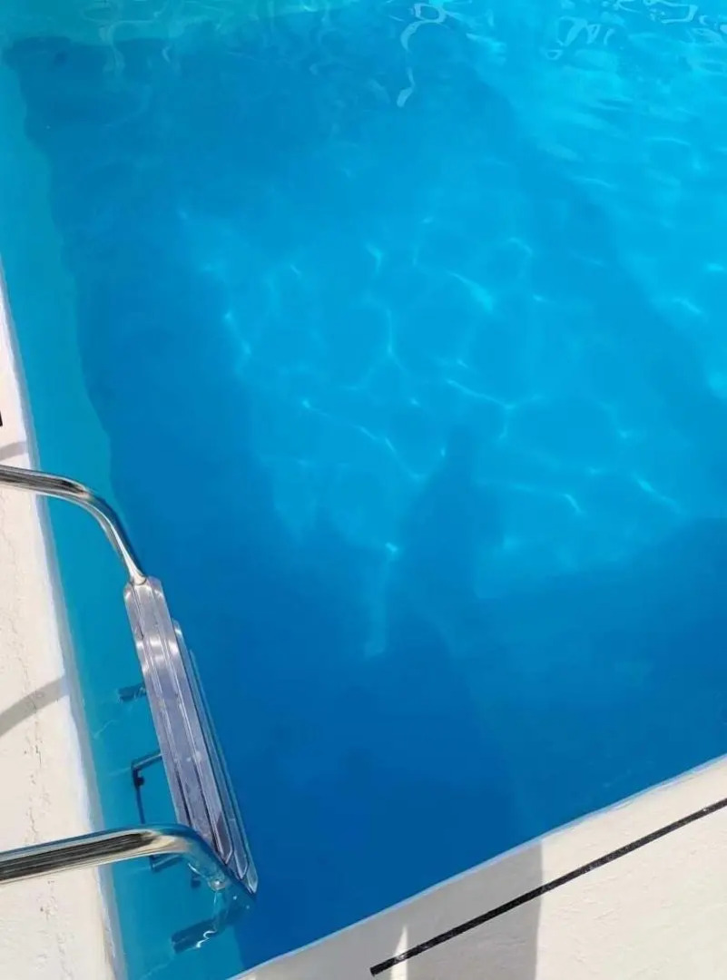 White Summerville Tourist Inn