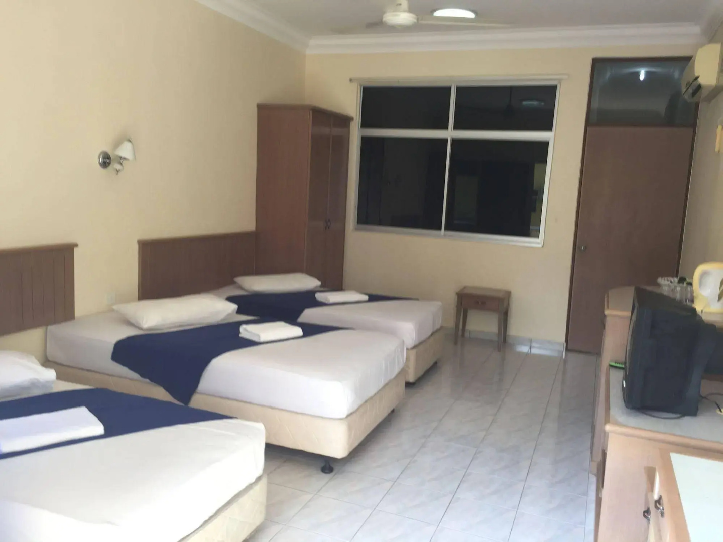 Teluk Batik Holiday Apartment