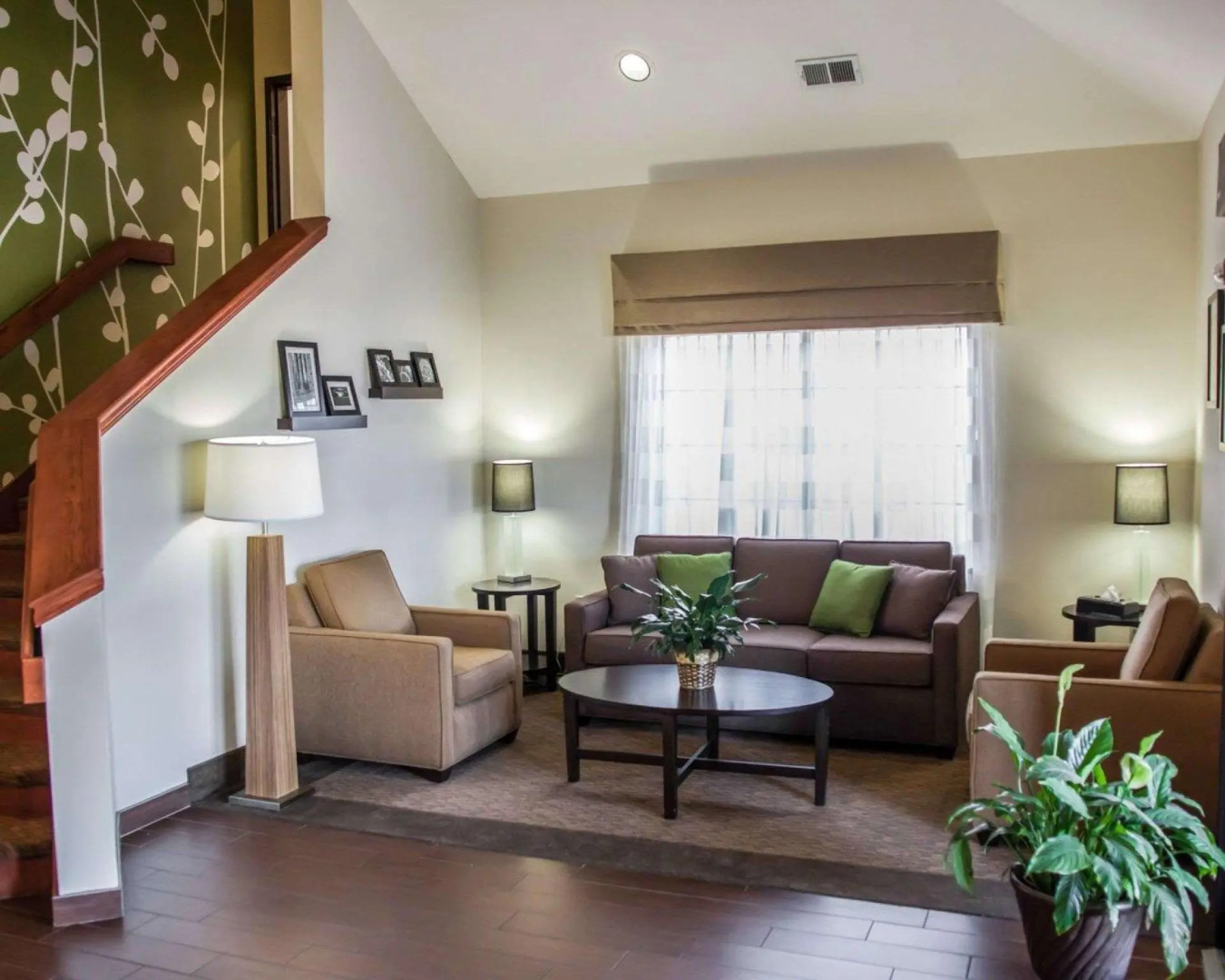 Garner Hotel Topeka West, by IHG