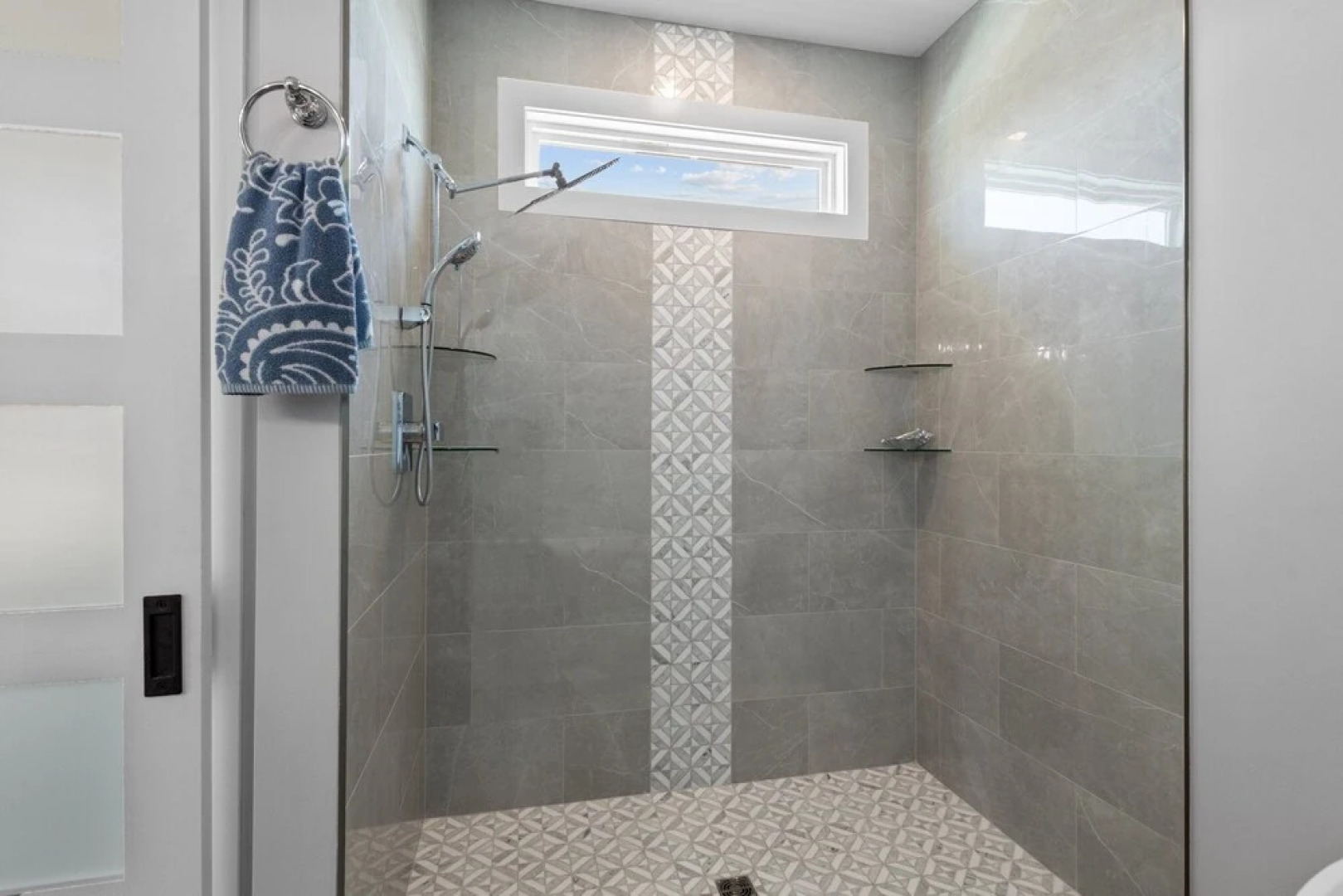 Lookout Harbor 7 Bedroom Home by RedAwning