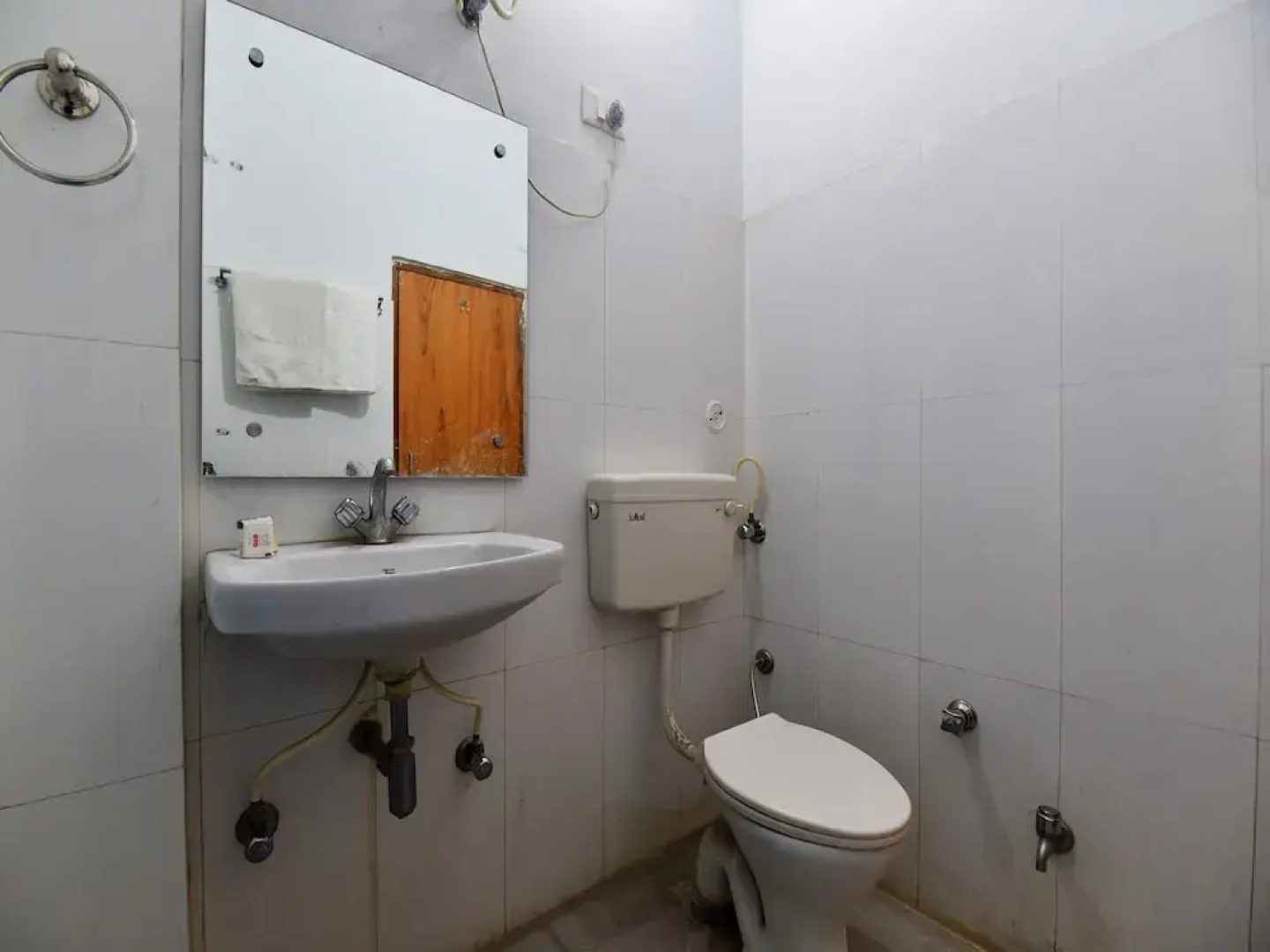 OYO 28146 Hotel Virsa