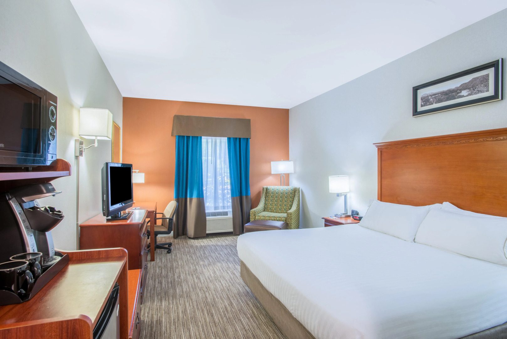 Holiday Inn Express Hotel & Suites Brattleboro by IHG