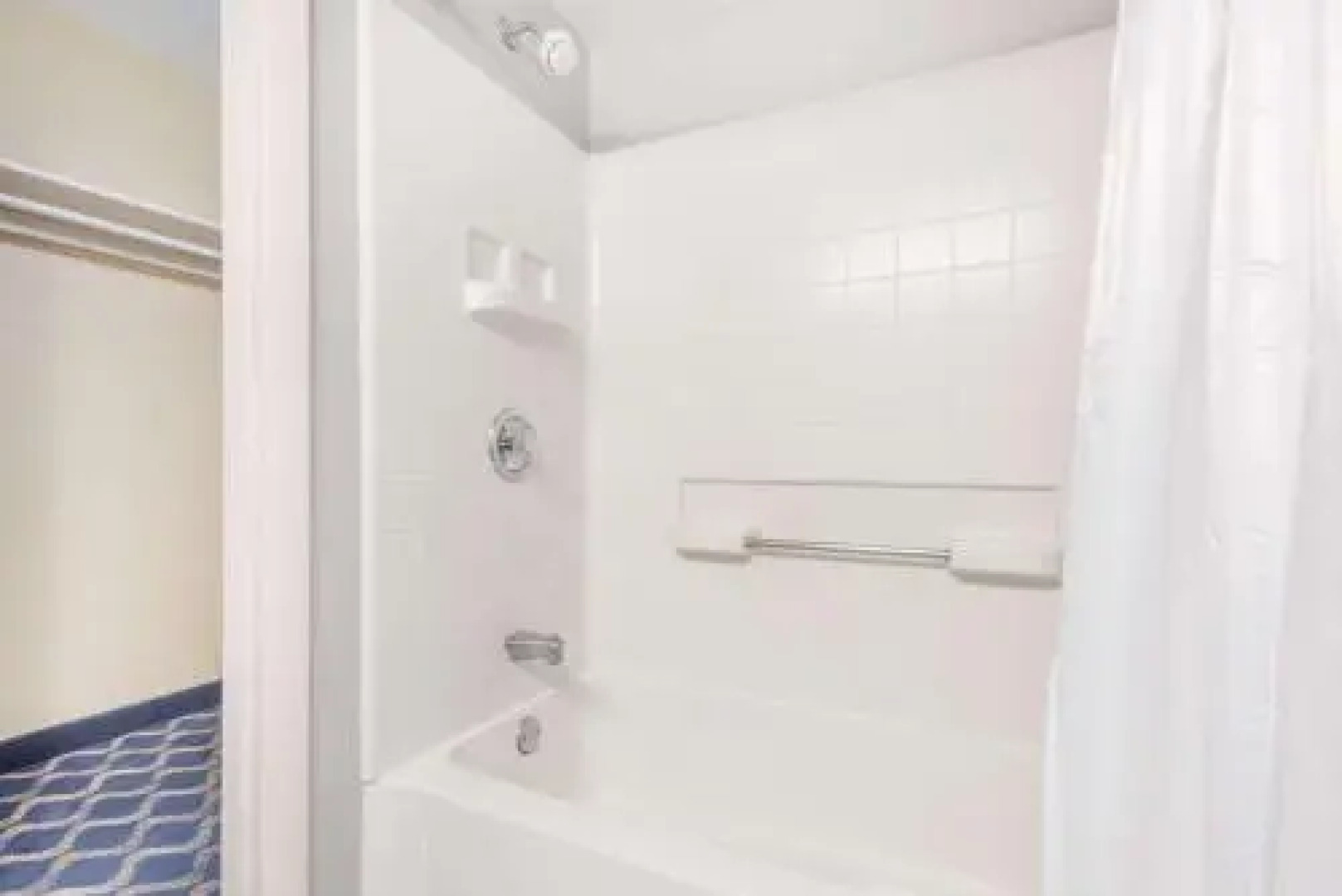 Aderi Hotel Near Casino