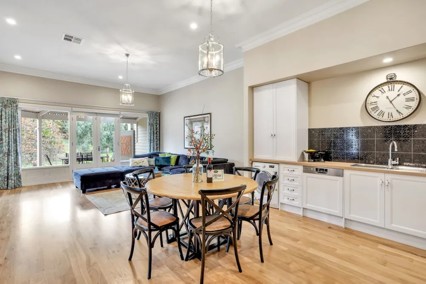 Grandview Accommodation - The Elm Tree Apartments
