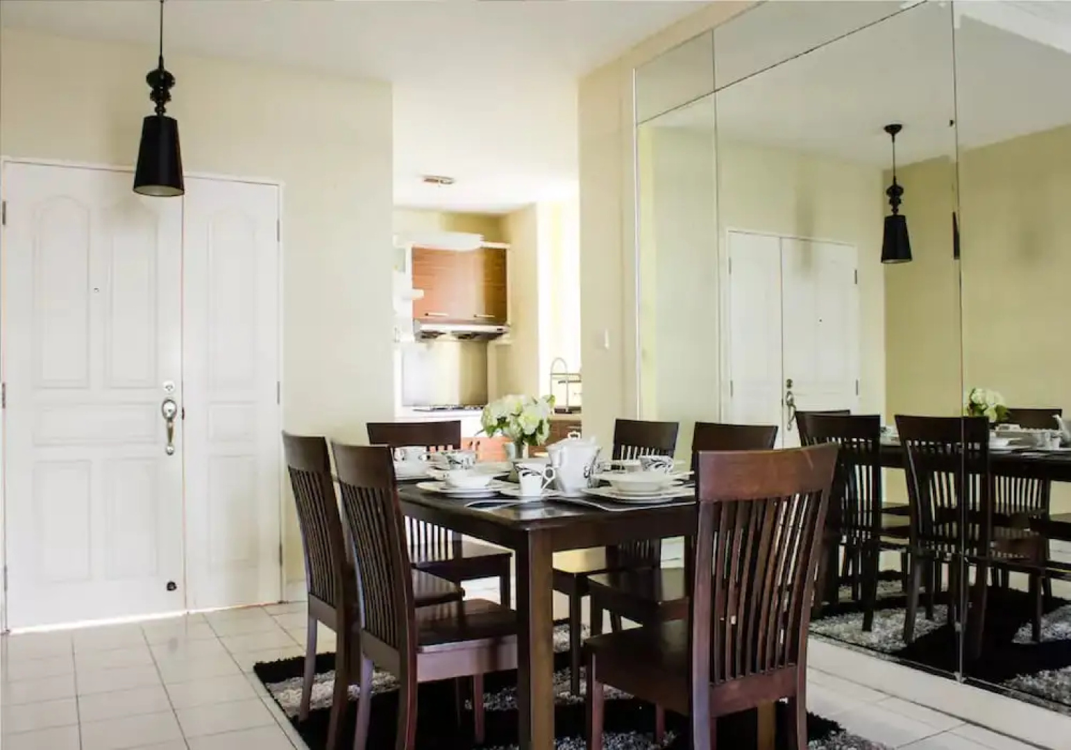 Luxurious Condo Near Gurney
