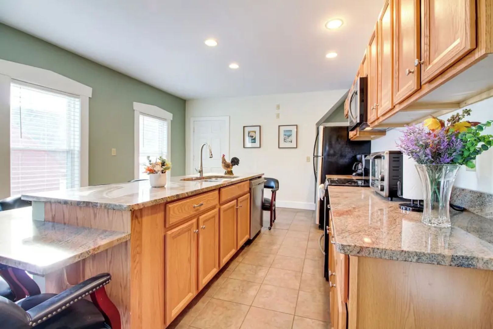 All-season Ludlow Apartment: 3 Mi to Okemo Resort!