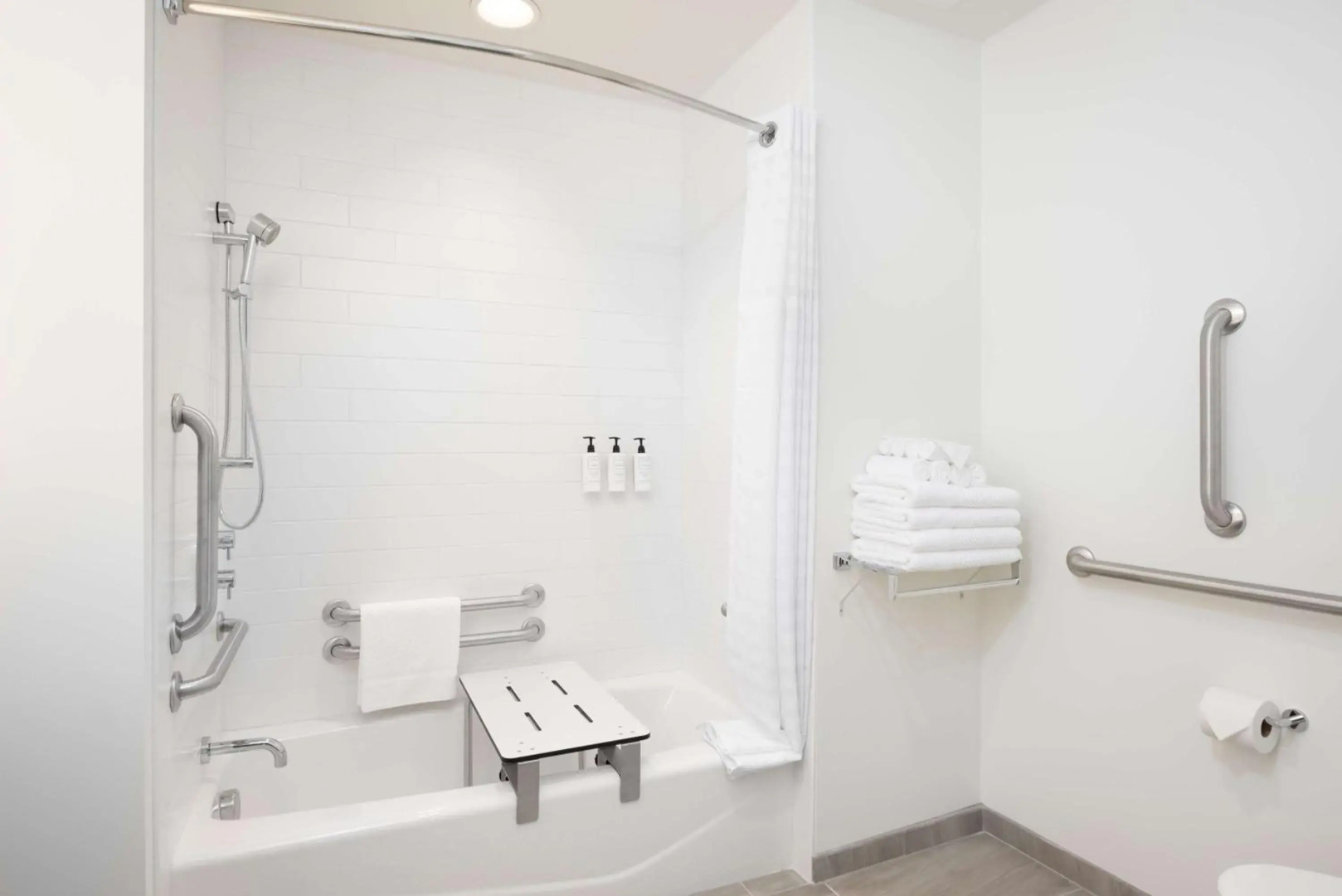 Holman Riverfront Park Hotel Salem, Tapestry by Hilton