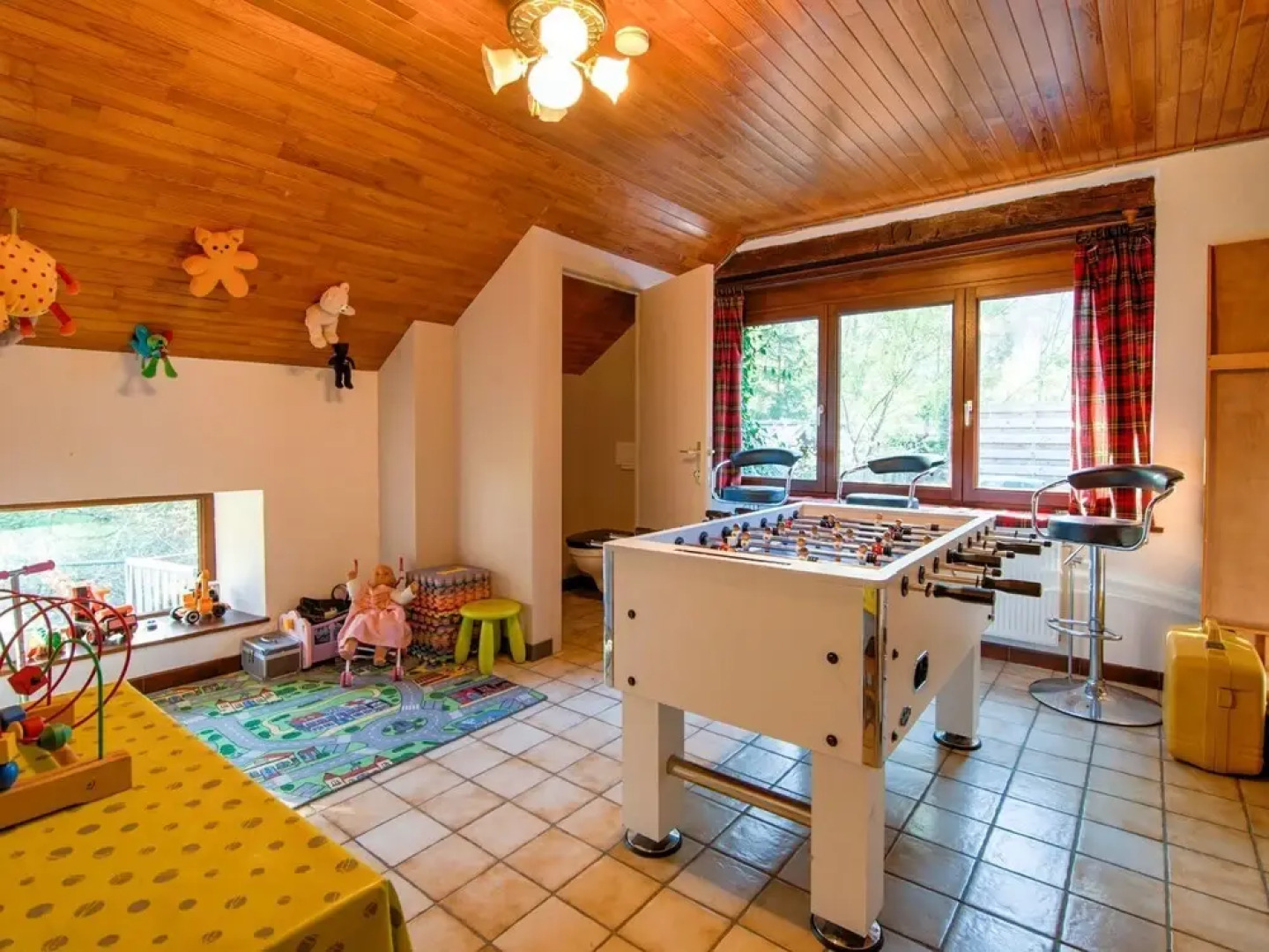 A Charming And Comfortable Renovated House with Garden And a Large Terrace