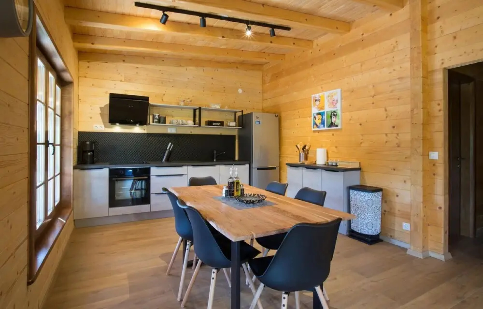 Amazing Home in Donje Taboriste With 2 Bedrooms and Wifi