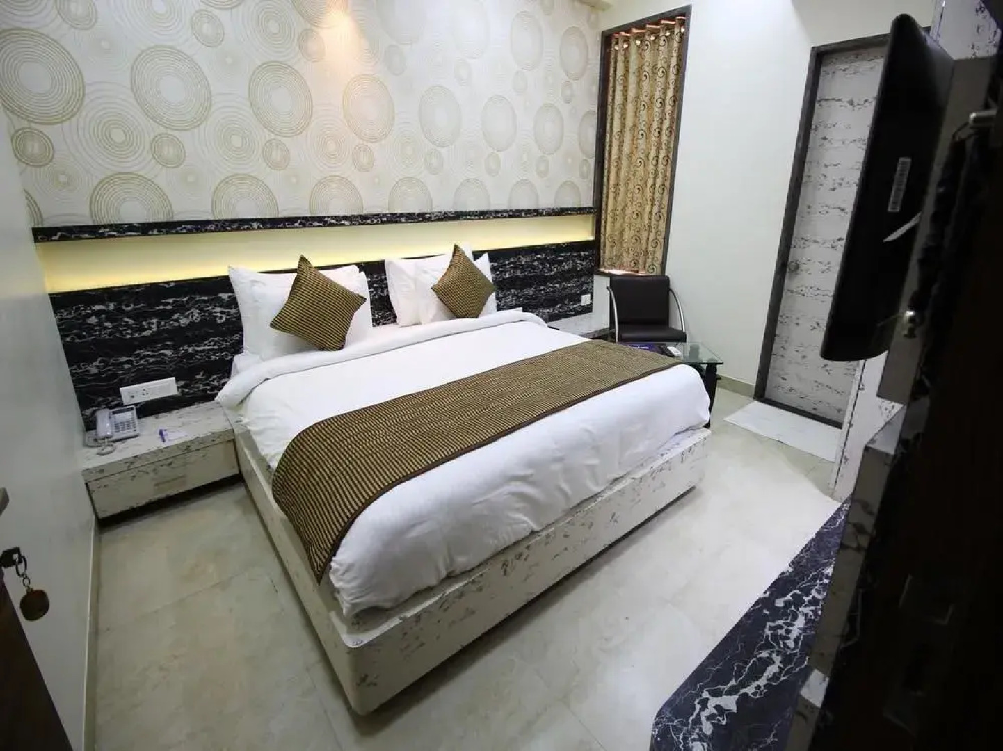 OYO Premium Home Guard Chowk Dwarka