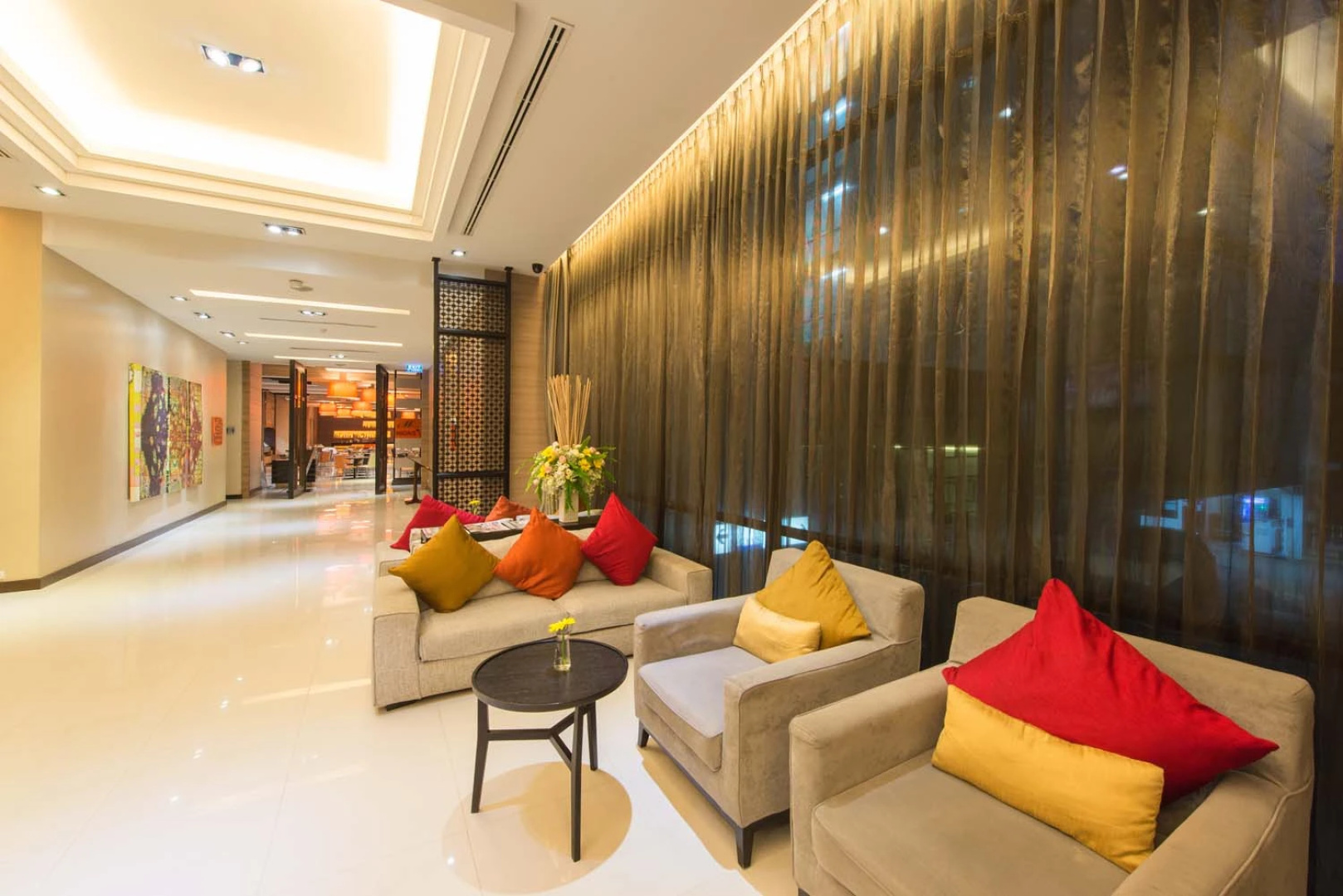 Отель Mida Hotel Ngamwongwan