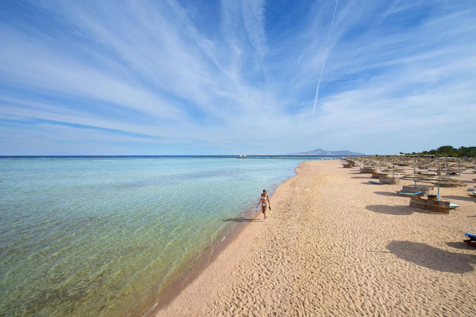 Курортный отель Amwaj Oyoun Resort & Casino