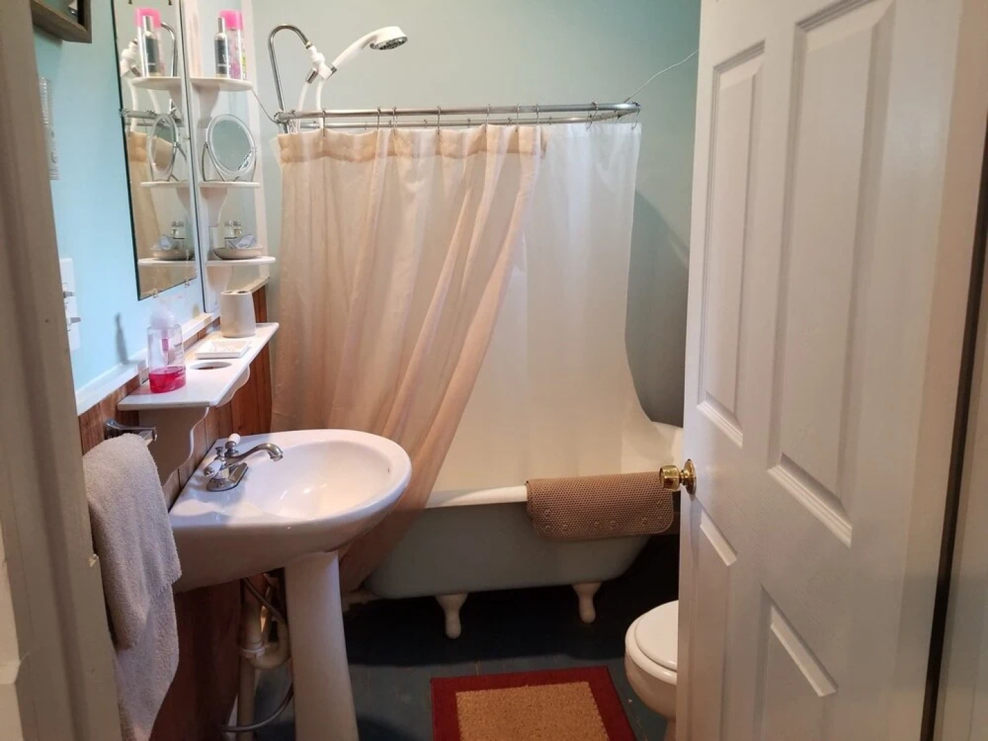 Three Sister's Cottages