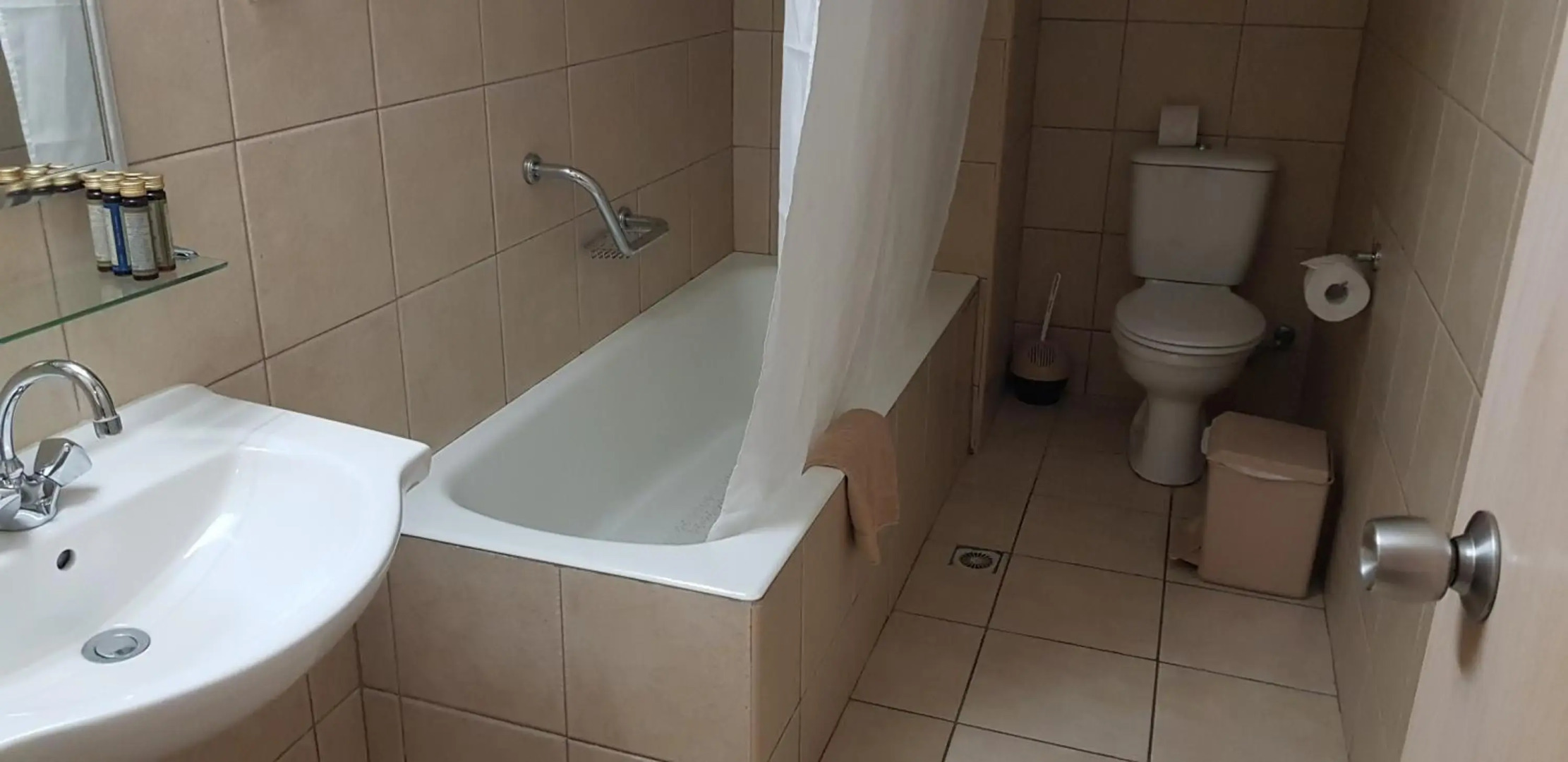 Senator Hotel Apartments - Adults Only