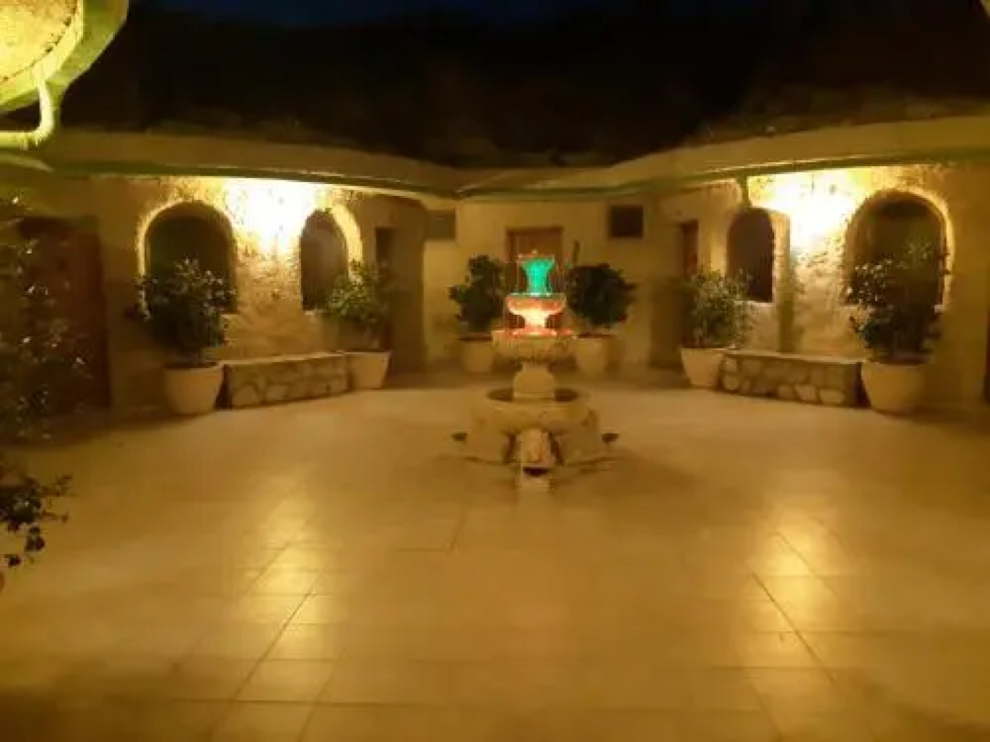 Hotel Cueva Tardienta Monegros - Adults Only