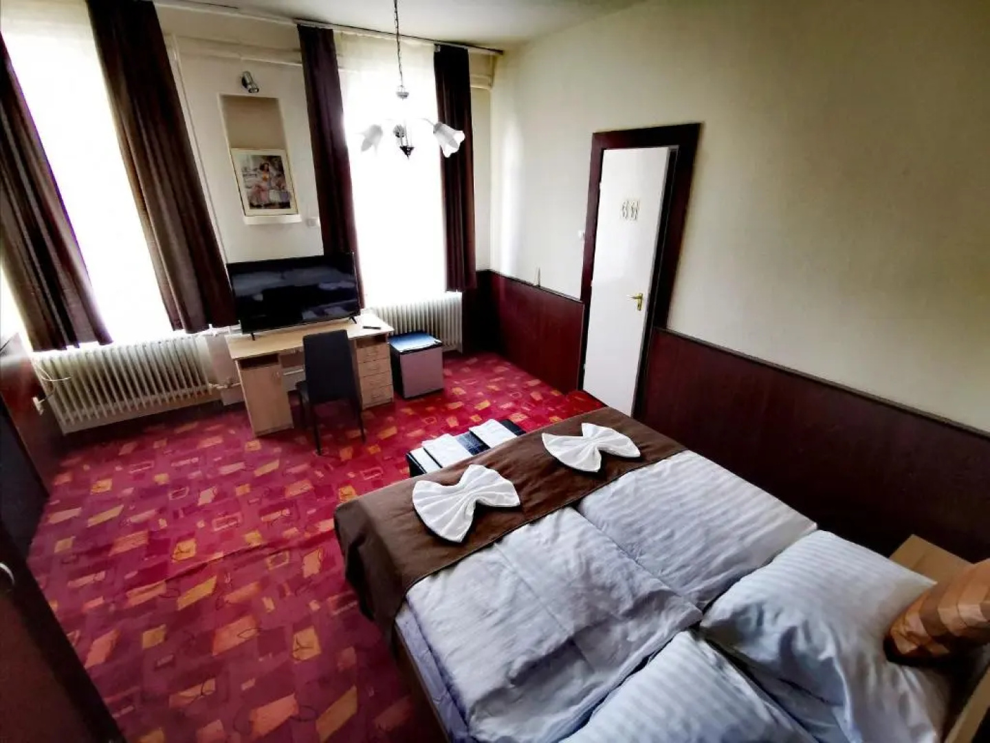 KOMPLEX -Rendezvénytermek-Panzió-Apartman-Irodák-