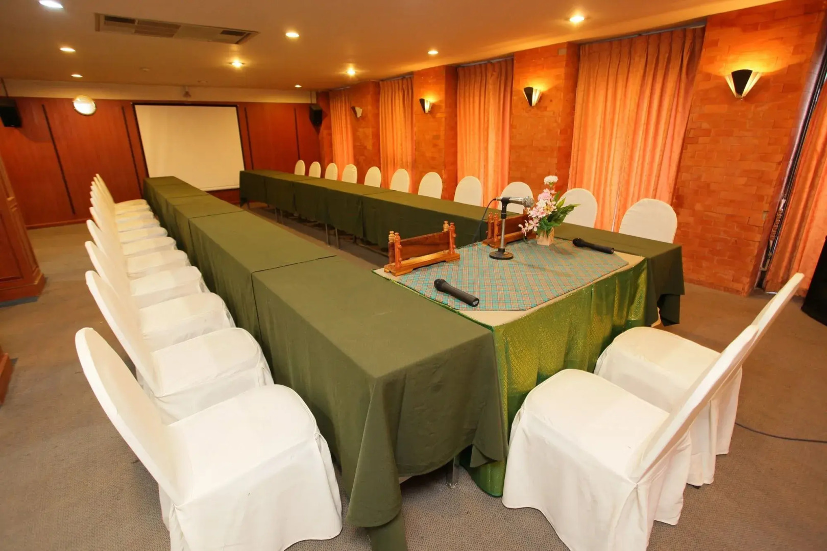 Pin Hotel