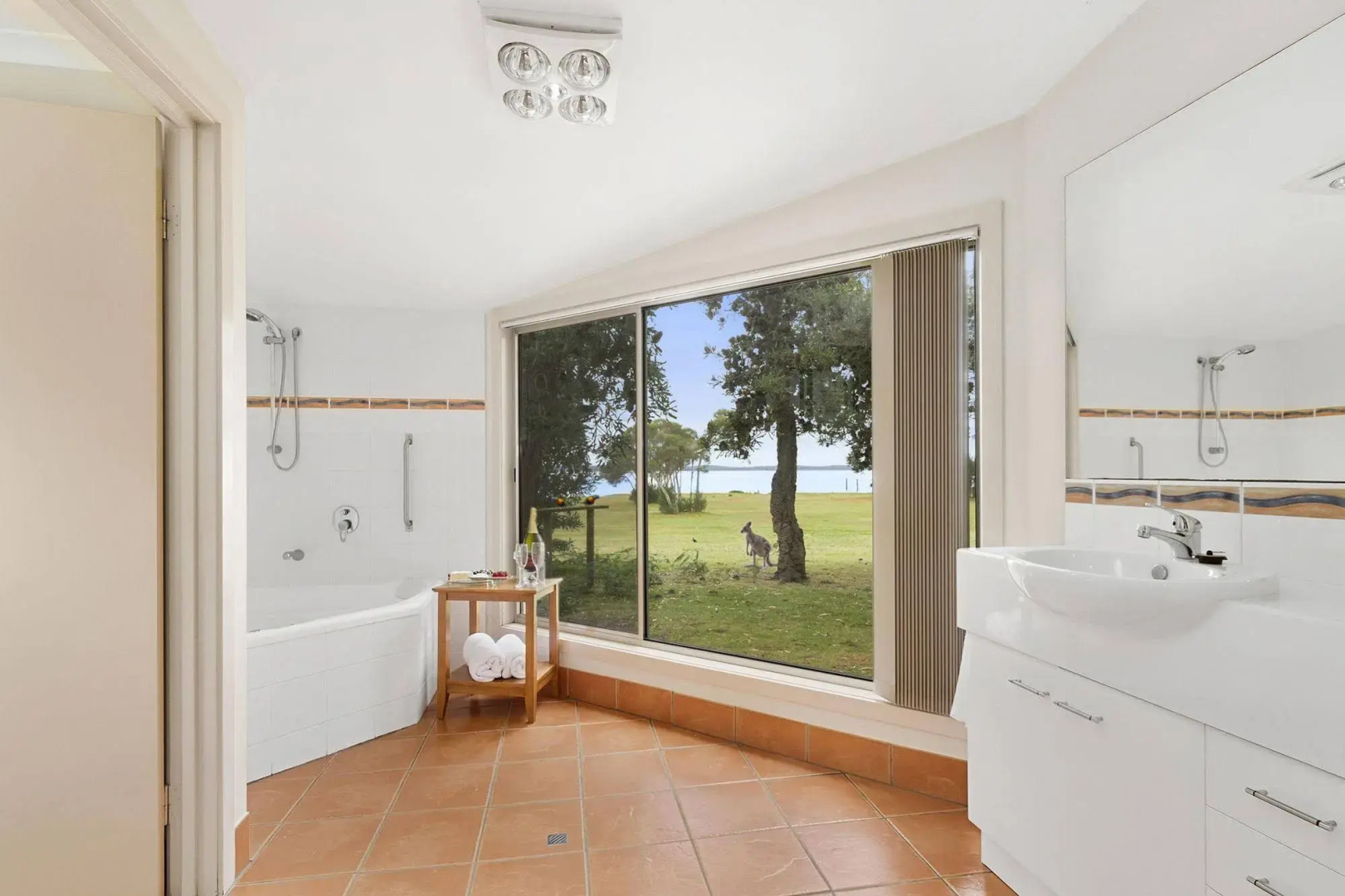 Waterfront Retreat At Wattle Point