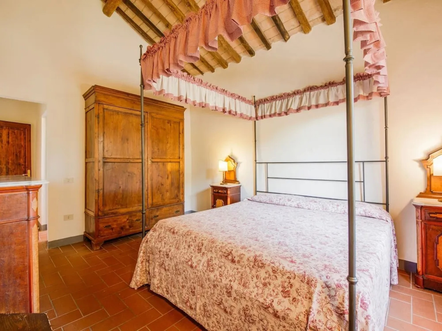 Rustic Farmhouse in Terricciola