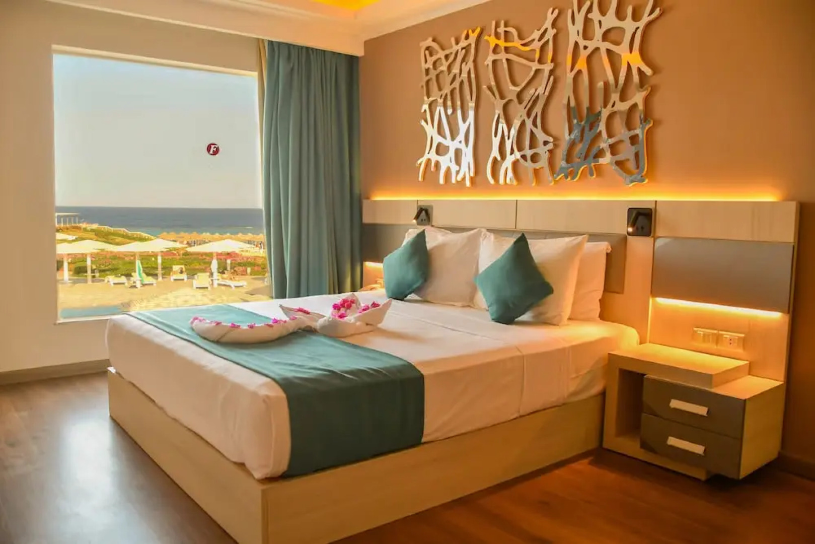 Sirena Beach Resort  Spa