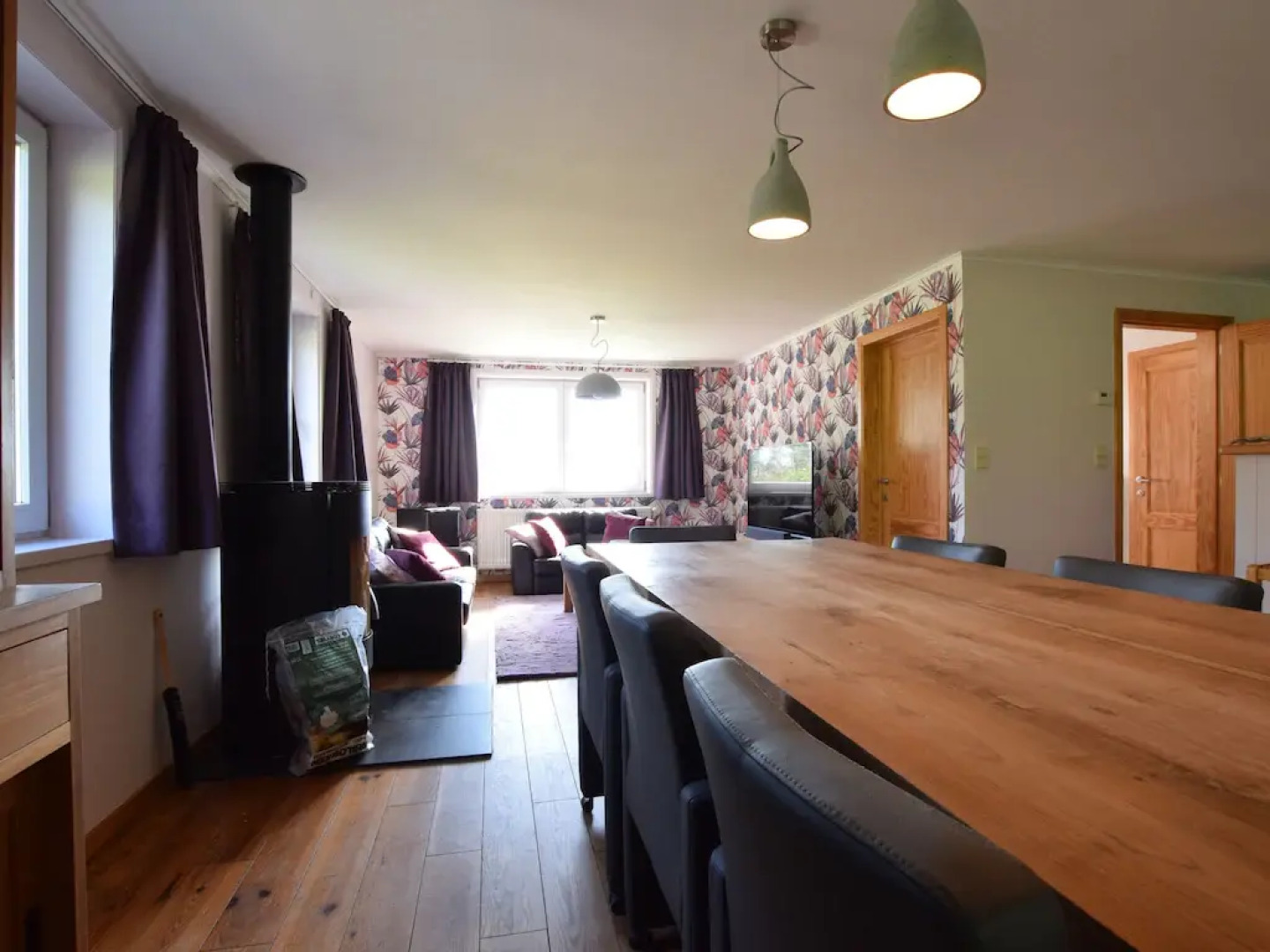 Pastoral villa in Heure with bubble bath, sauna, terrace and large garden