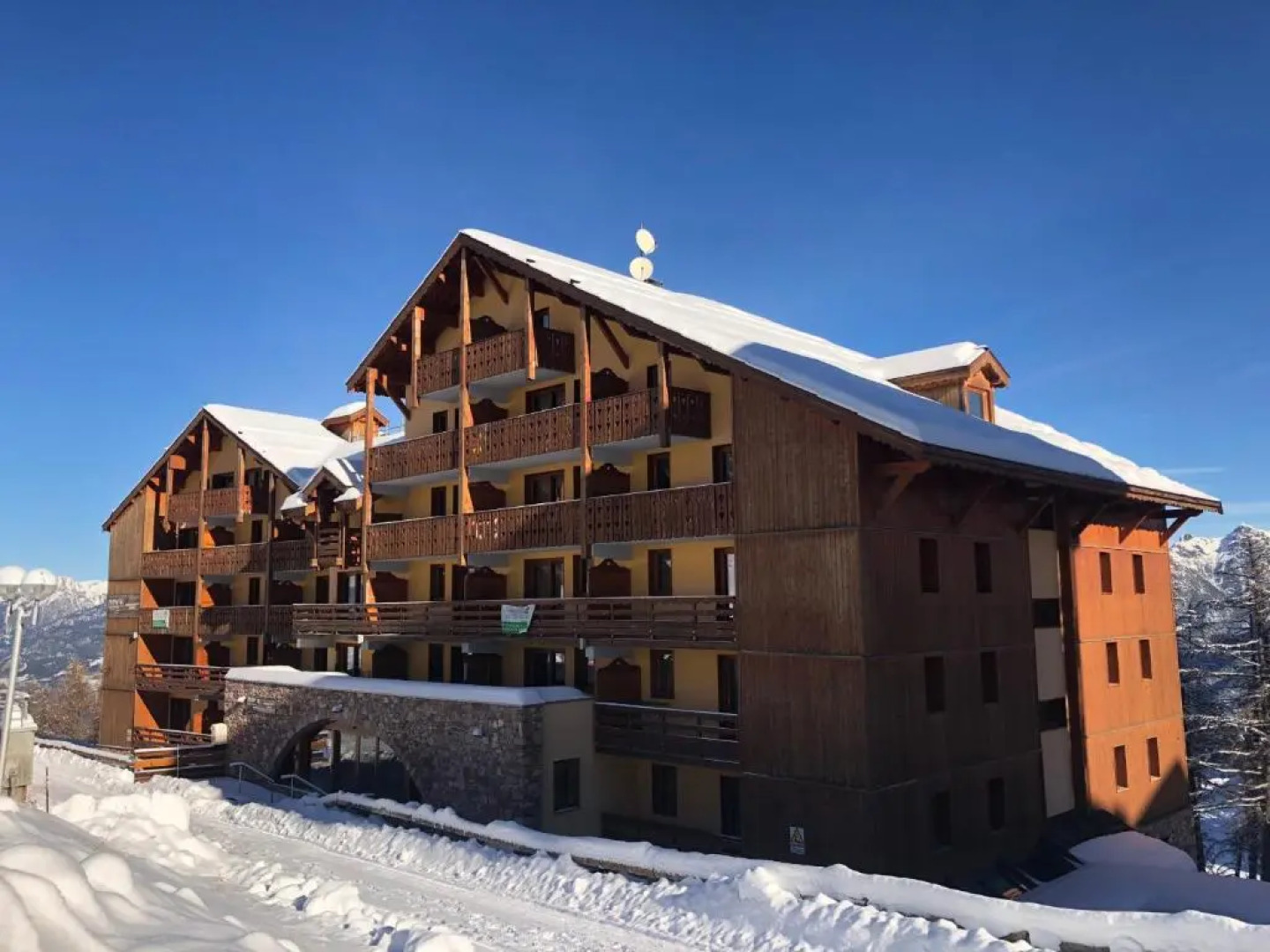 Penthouse "Bond 007" 120 m2 piscine sauna Risoul 1850